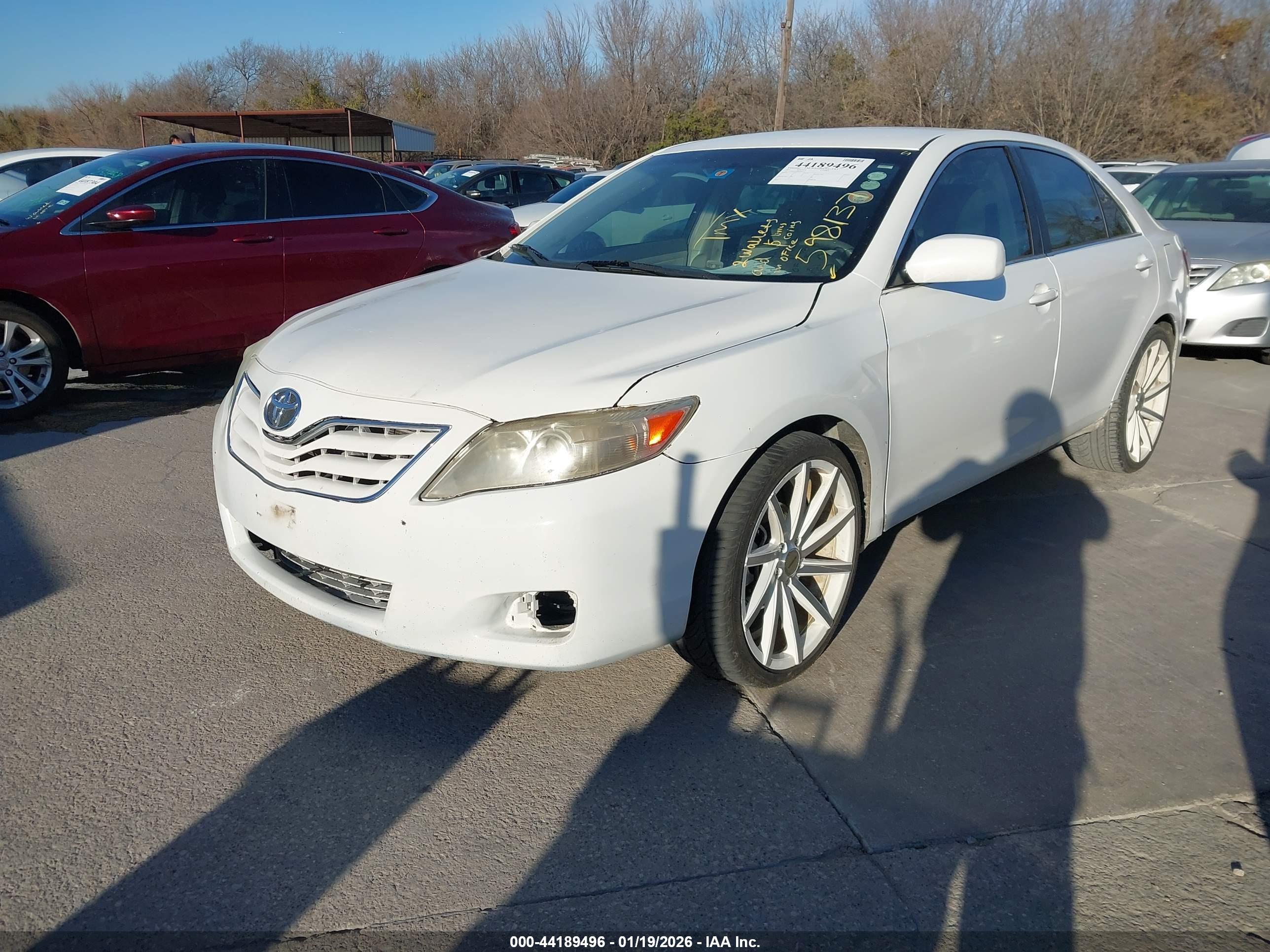 TOYOTA CAMRY image 2