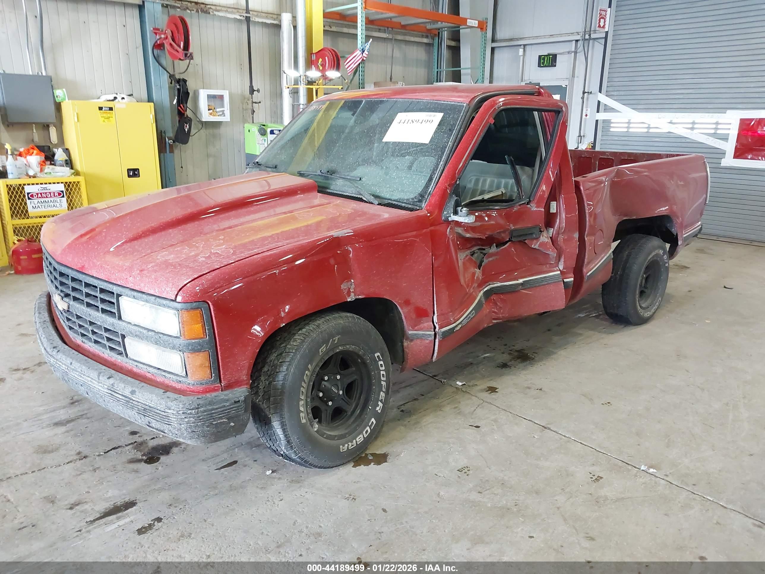 CHEVROLET GMT-400 image 2