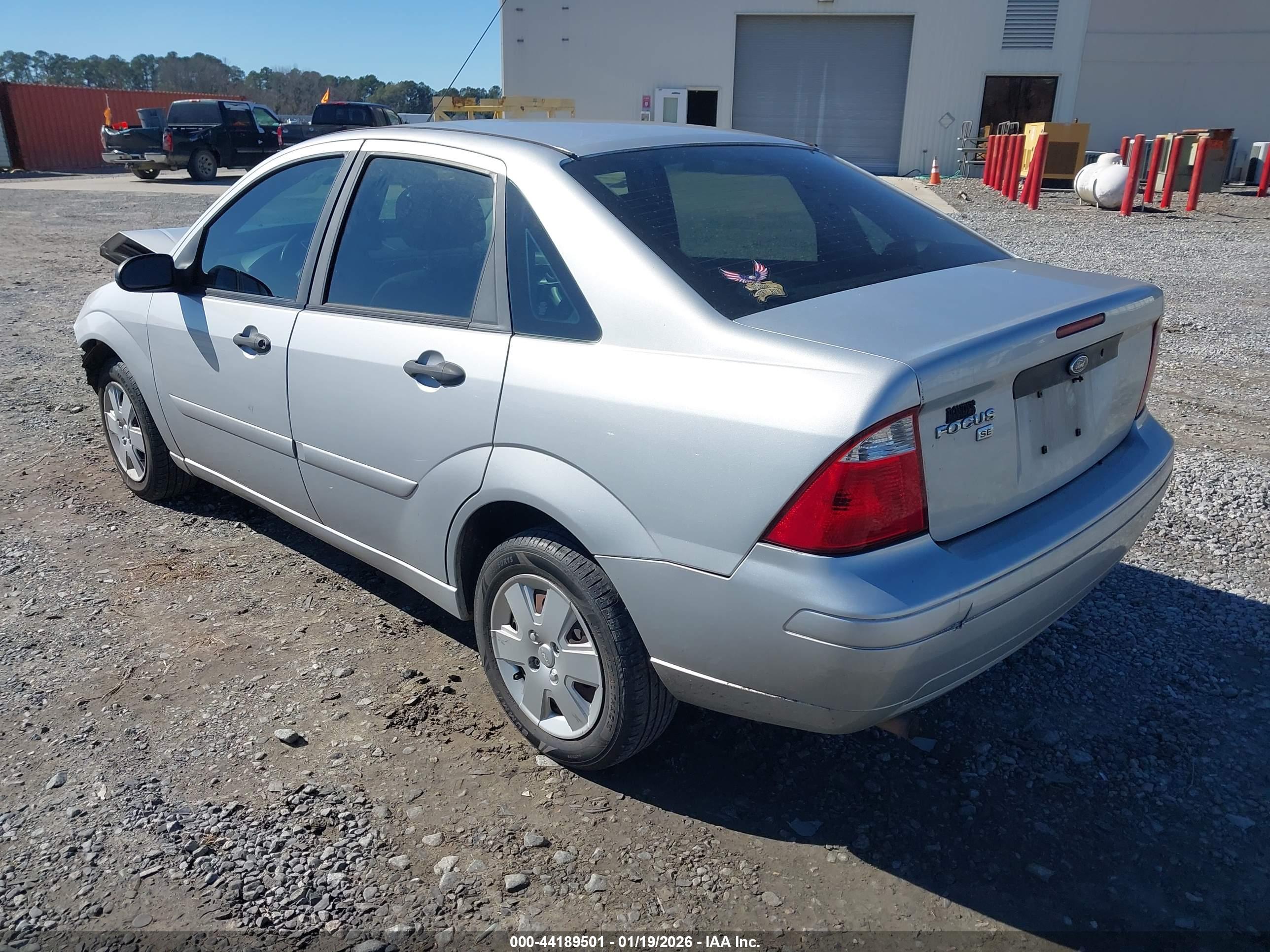 FORD FOCUS image 3