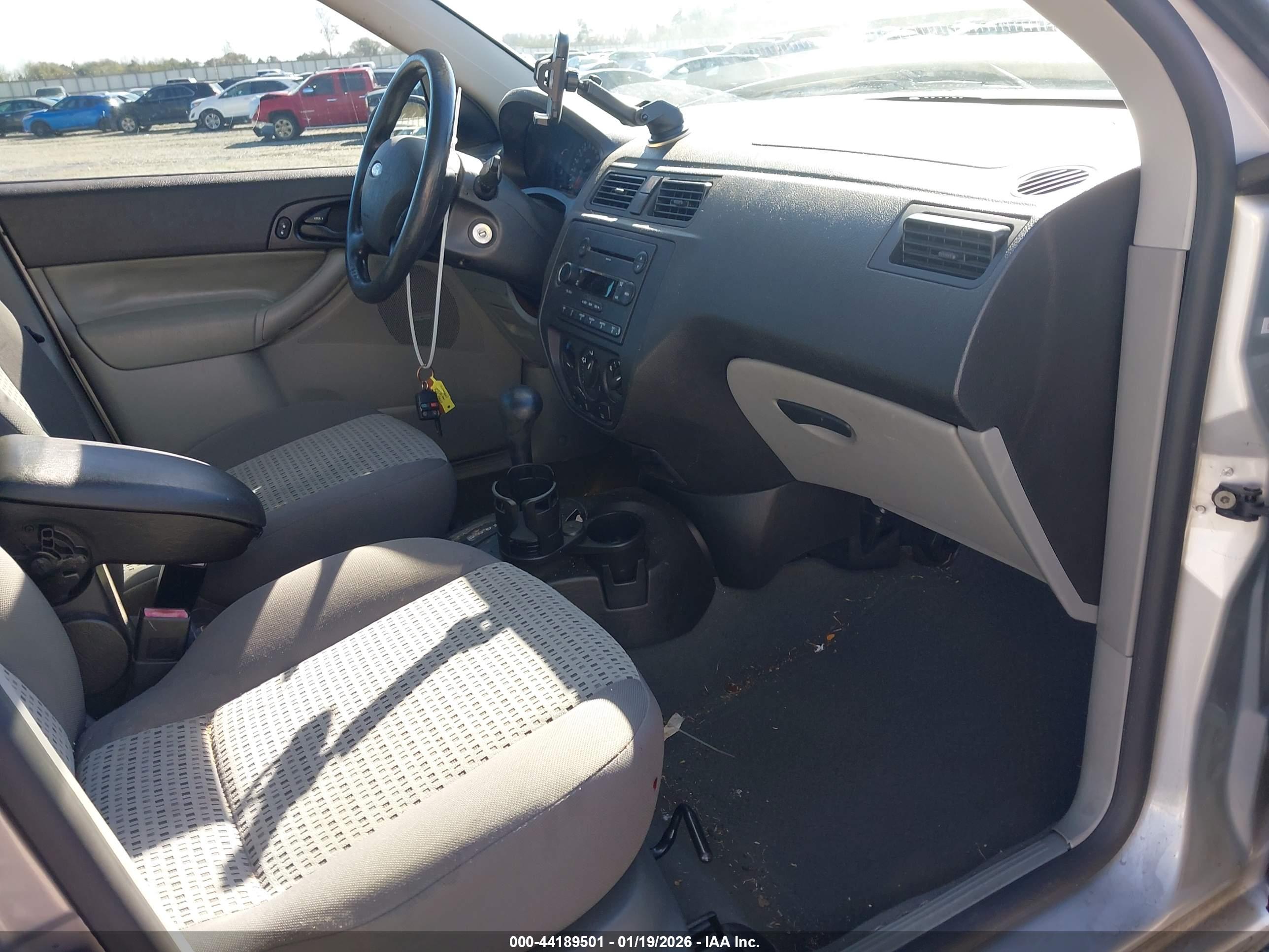 FORD FOCUS image 5