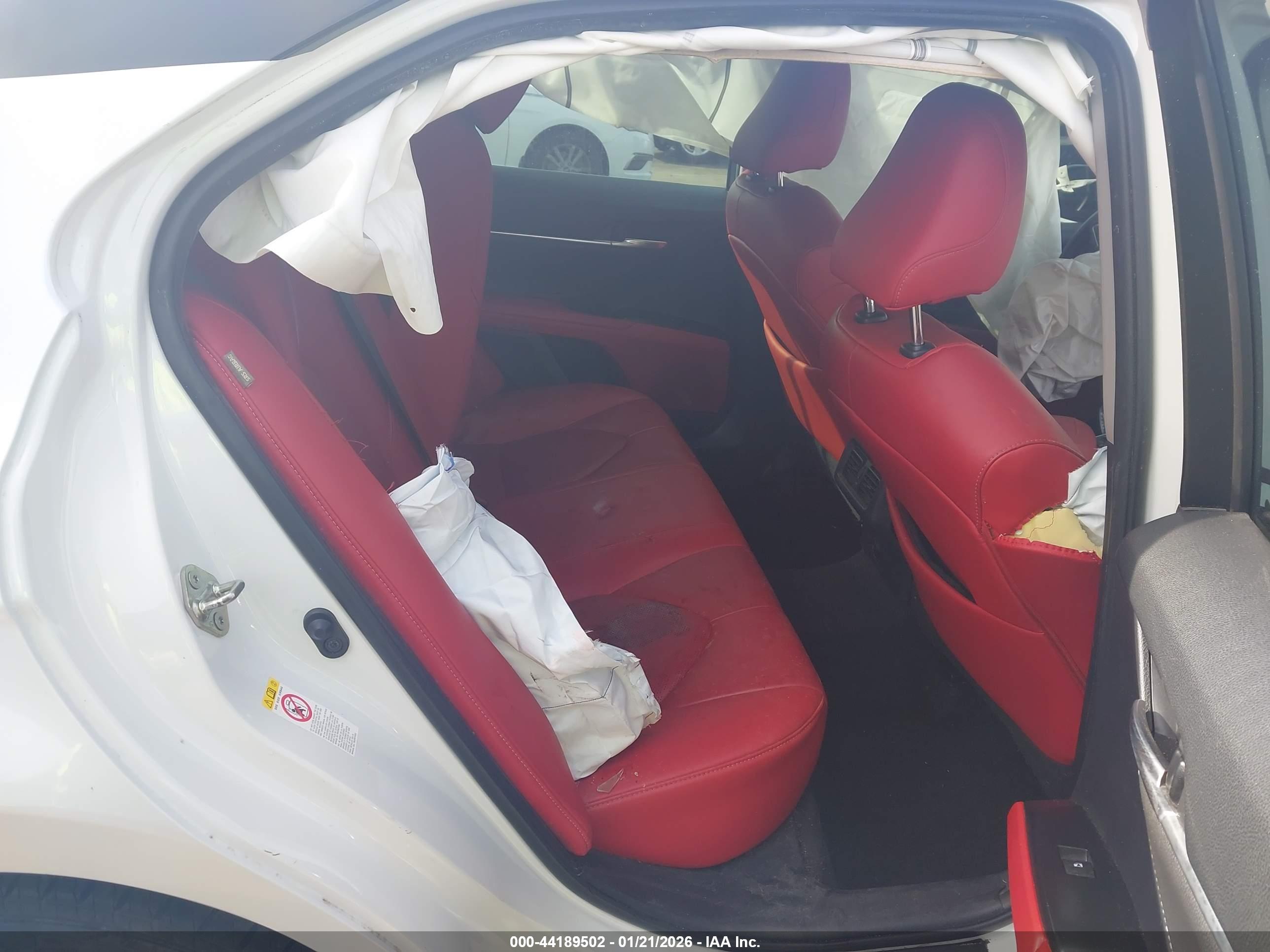 TOYOTA CAMRY image 8