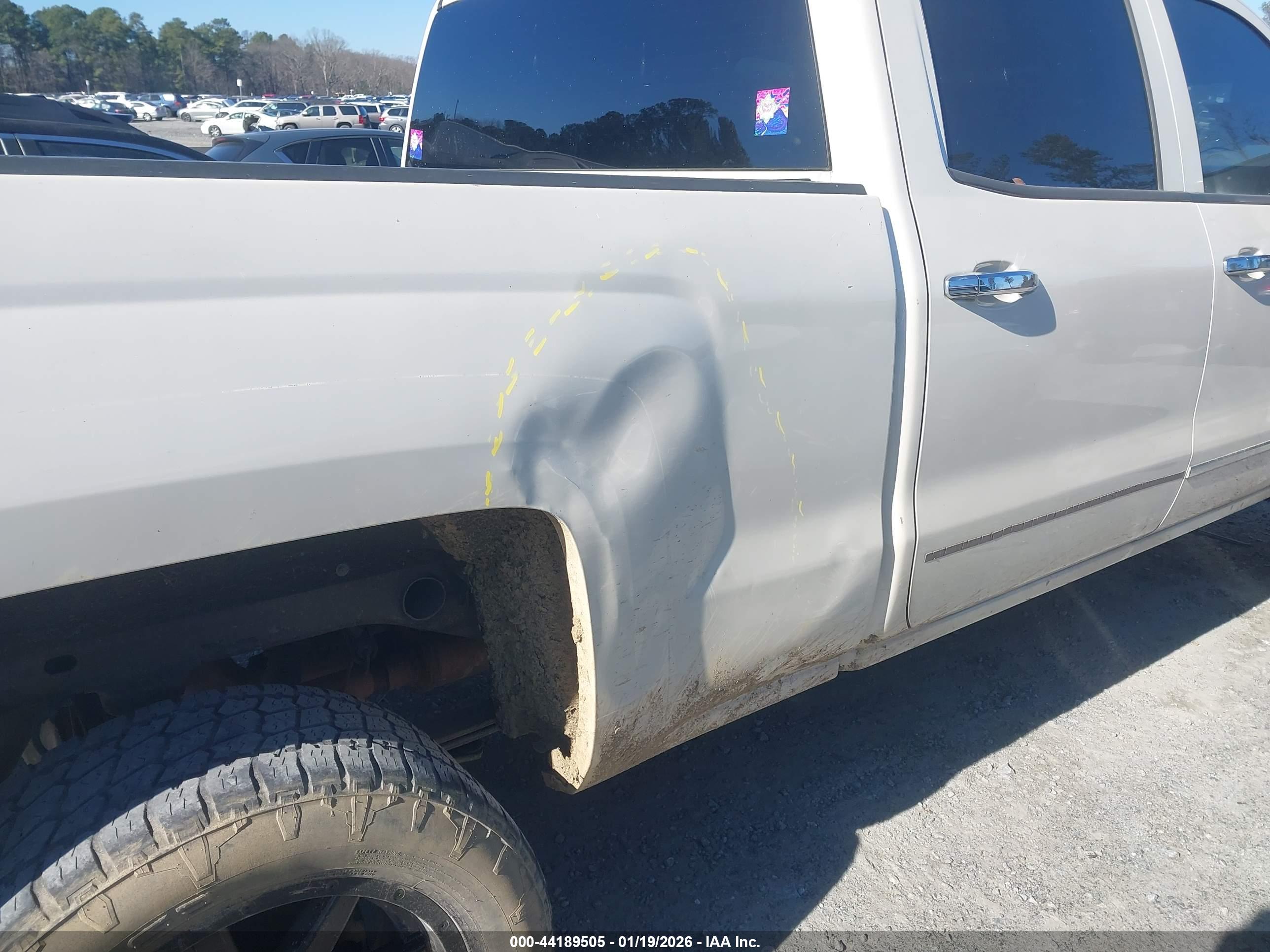 CHEVROLET SILVERADO image 6