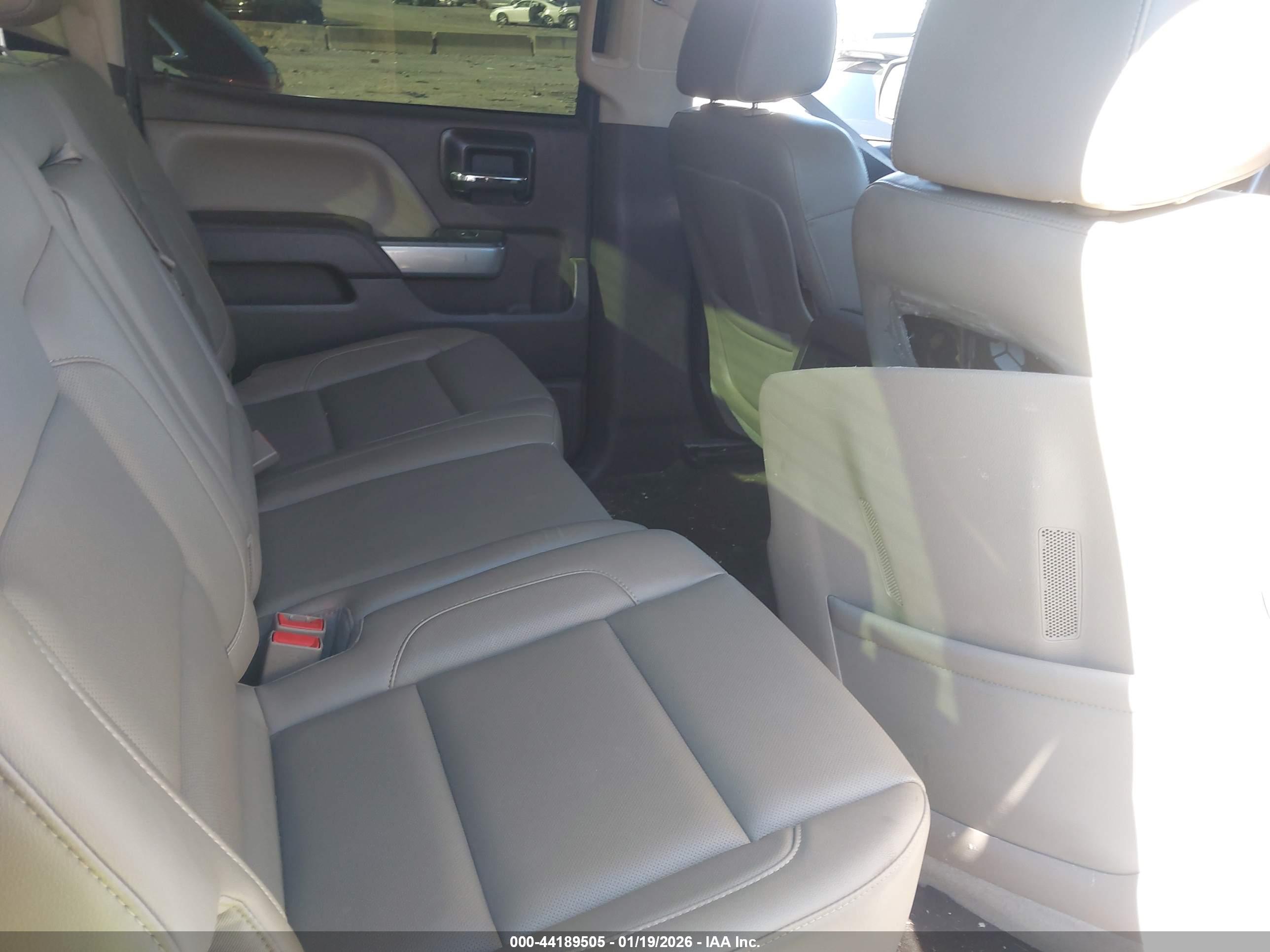 CHEVROLET SILVERADO image 8