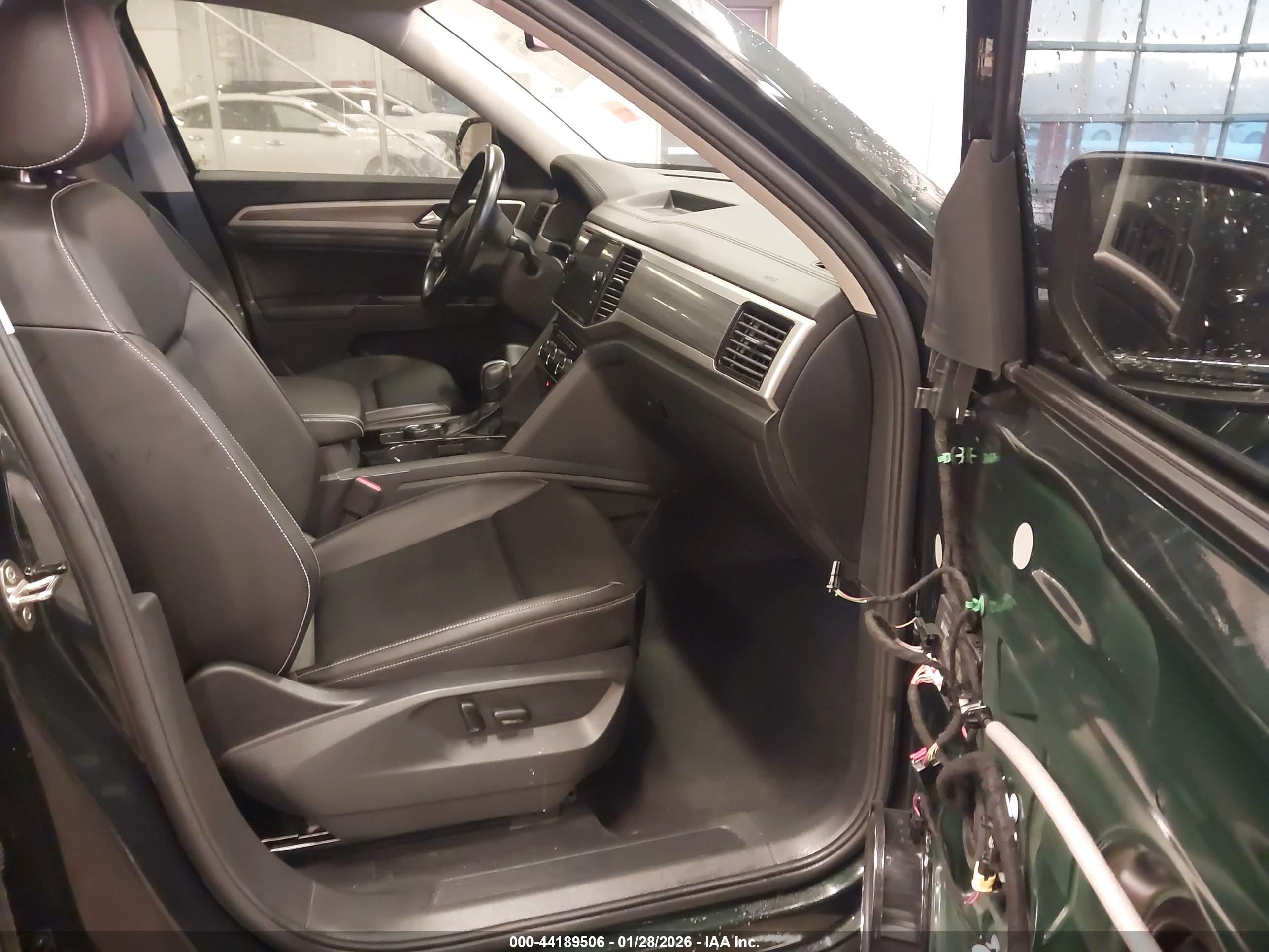 VOLKSWAGEN ATLAS image 5
