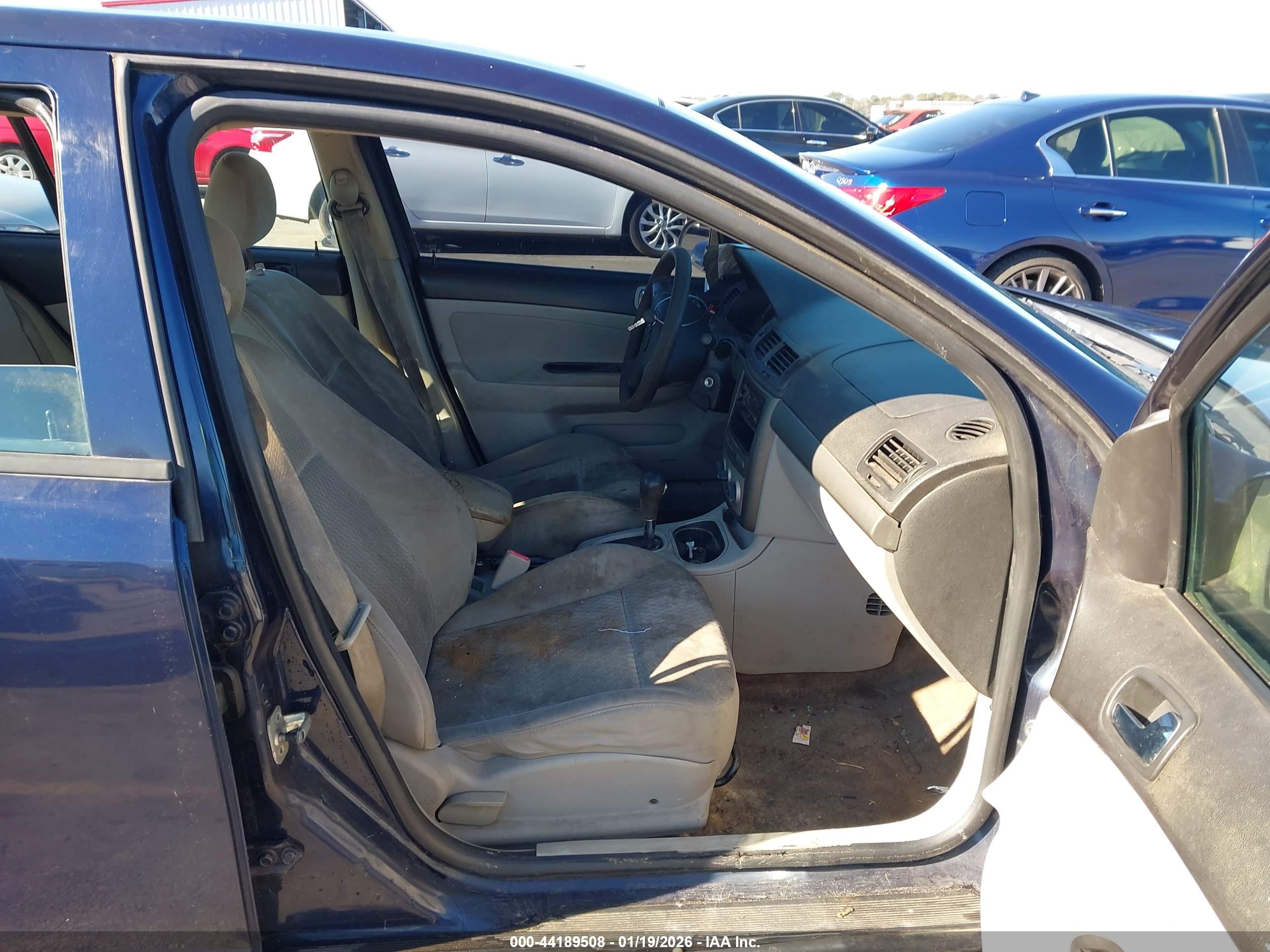CHEVROLET COBALT image 5