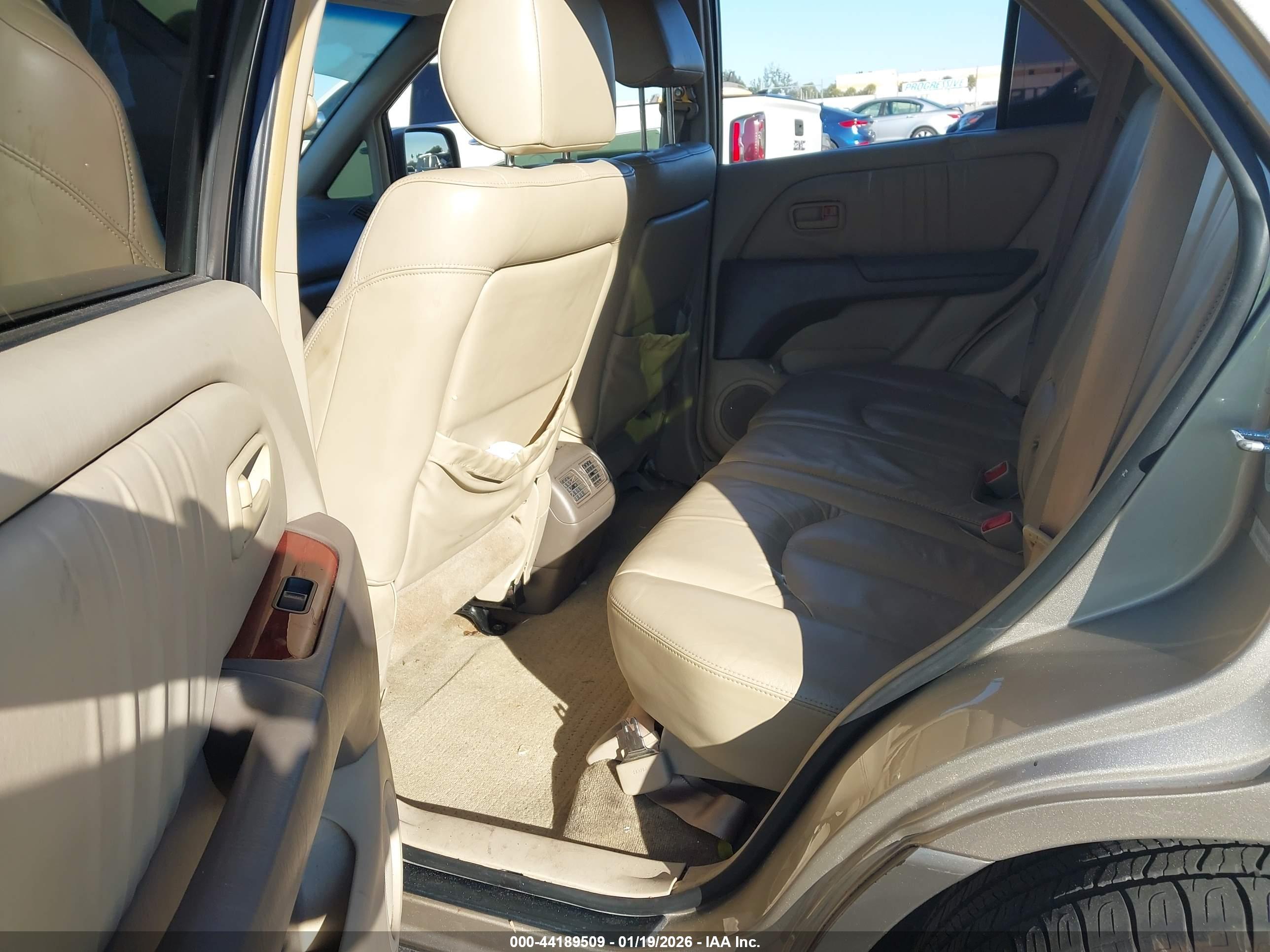 LEXUS RX image 8
