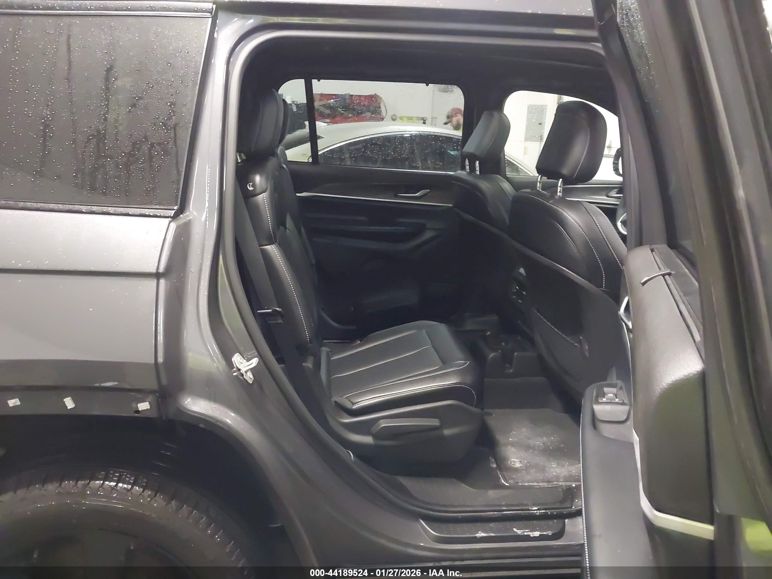 JEEP GRAND image 8