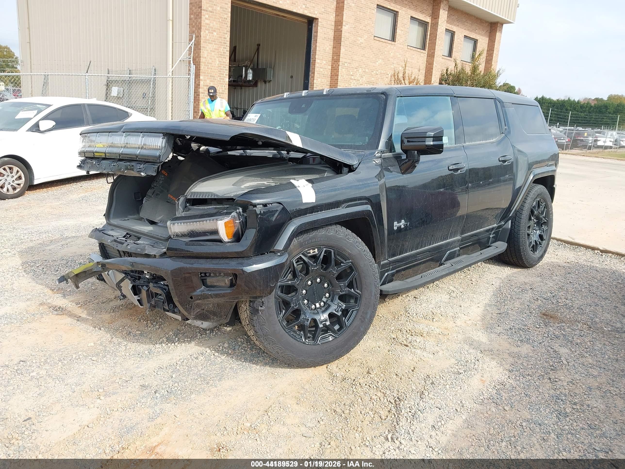 GMC HUMMER image 2