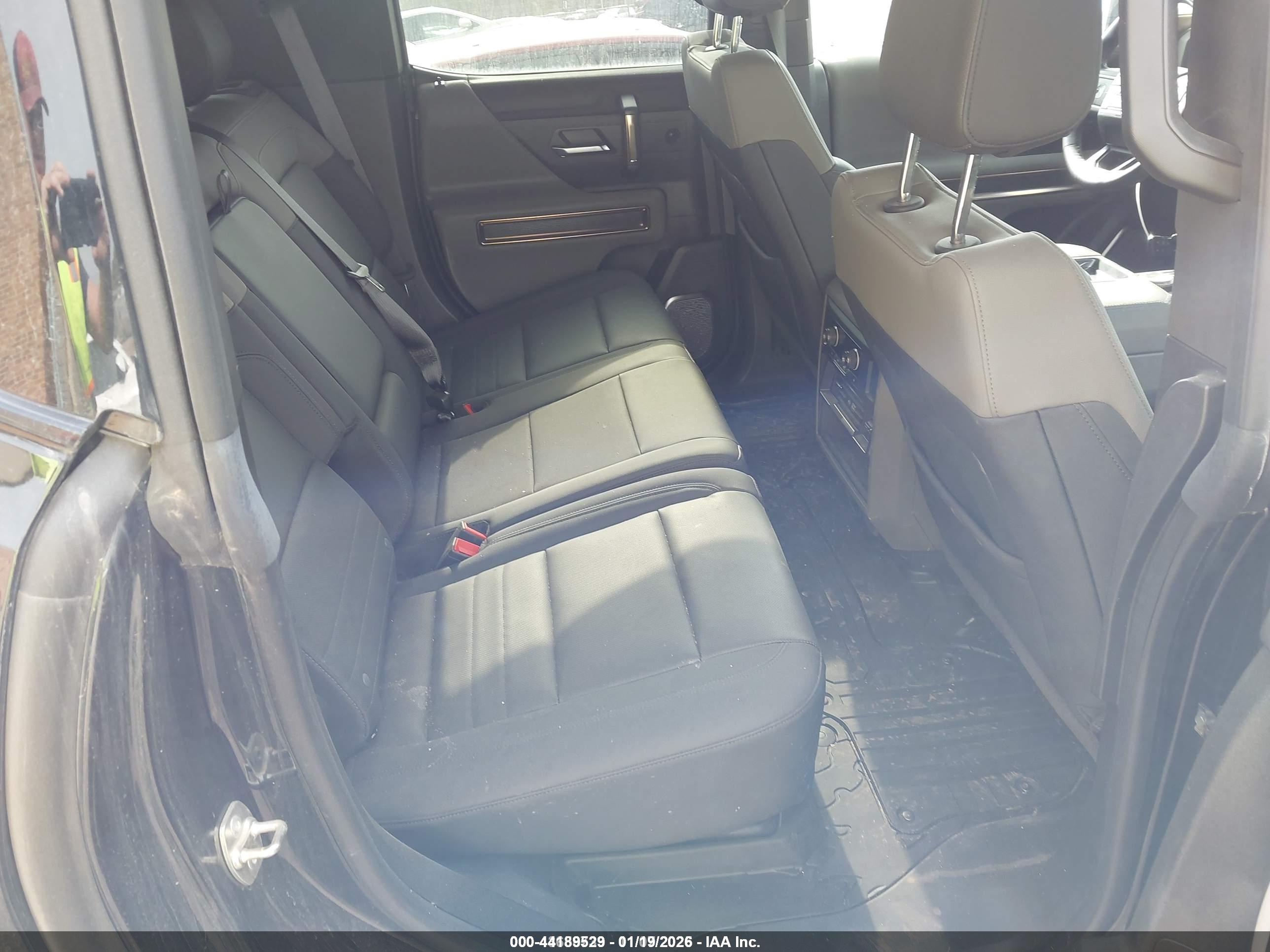 GMC HUMMER image 8