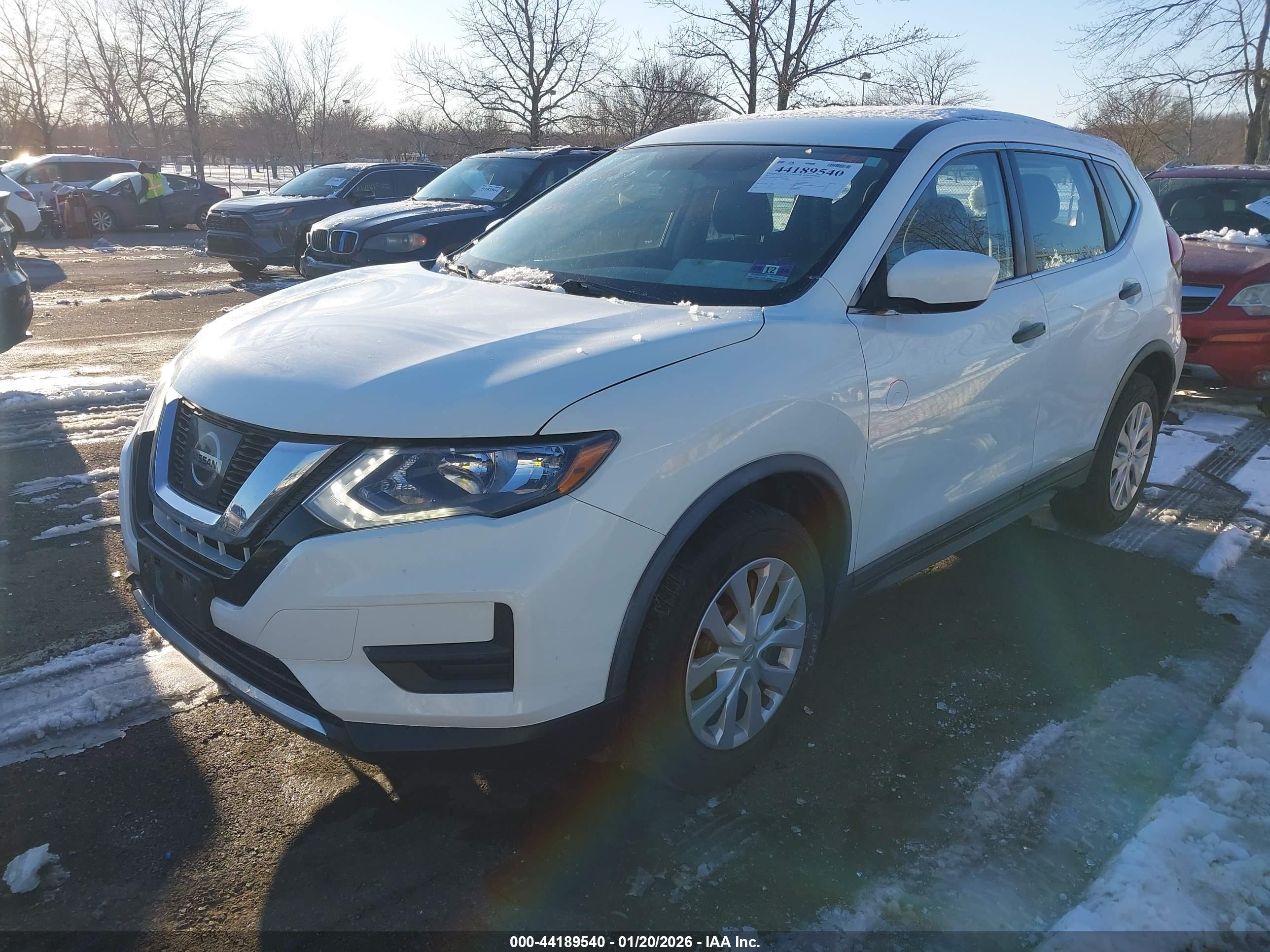 NISSAN ROGUE image 2