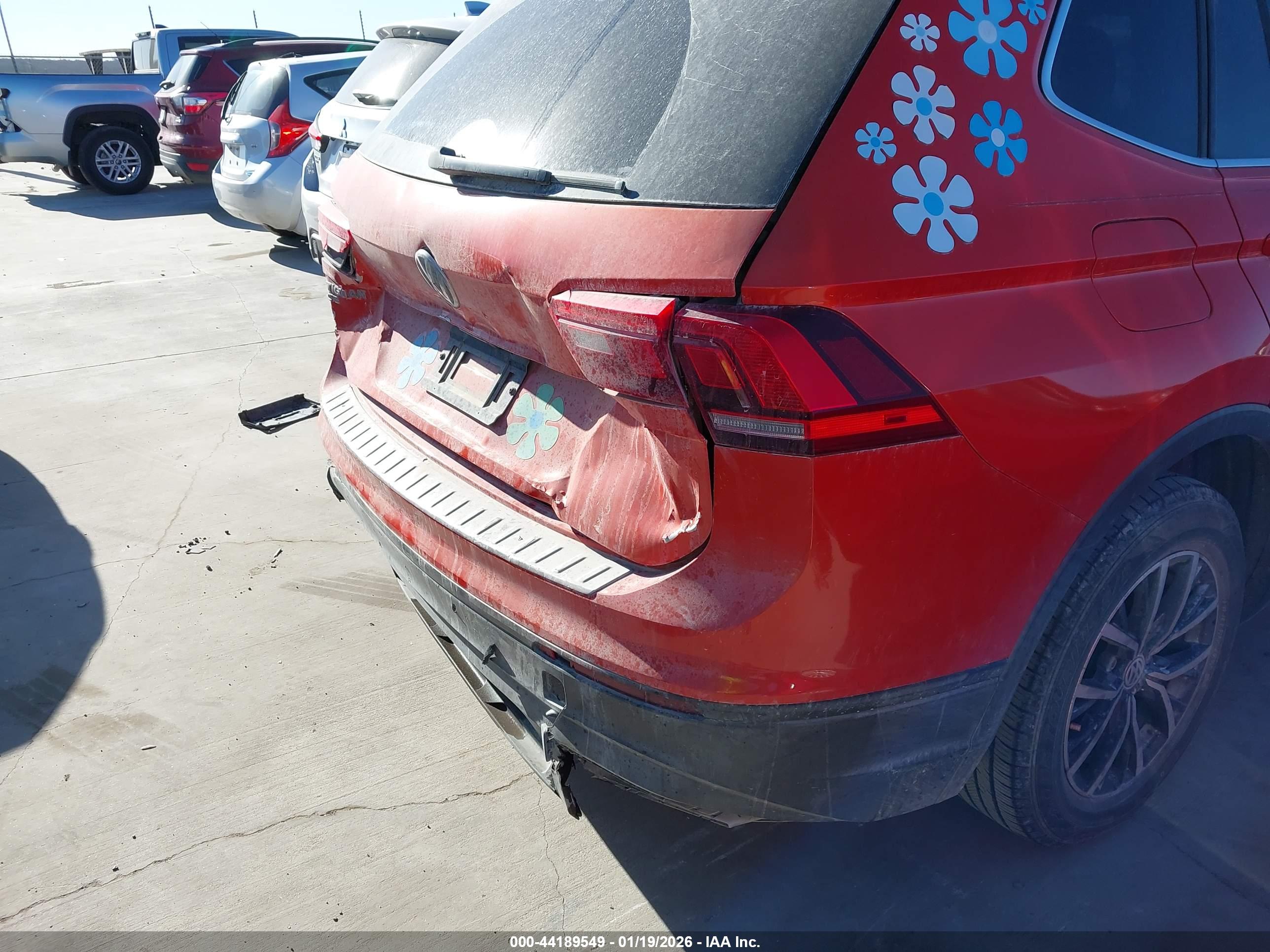 VOLKSWAGEN TIGUAN image 6