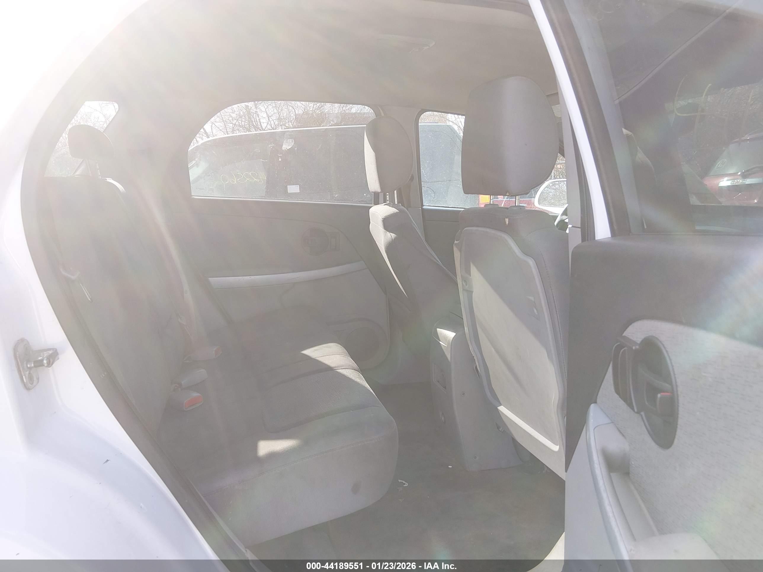 CHEVROLET EQUINOX image 8