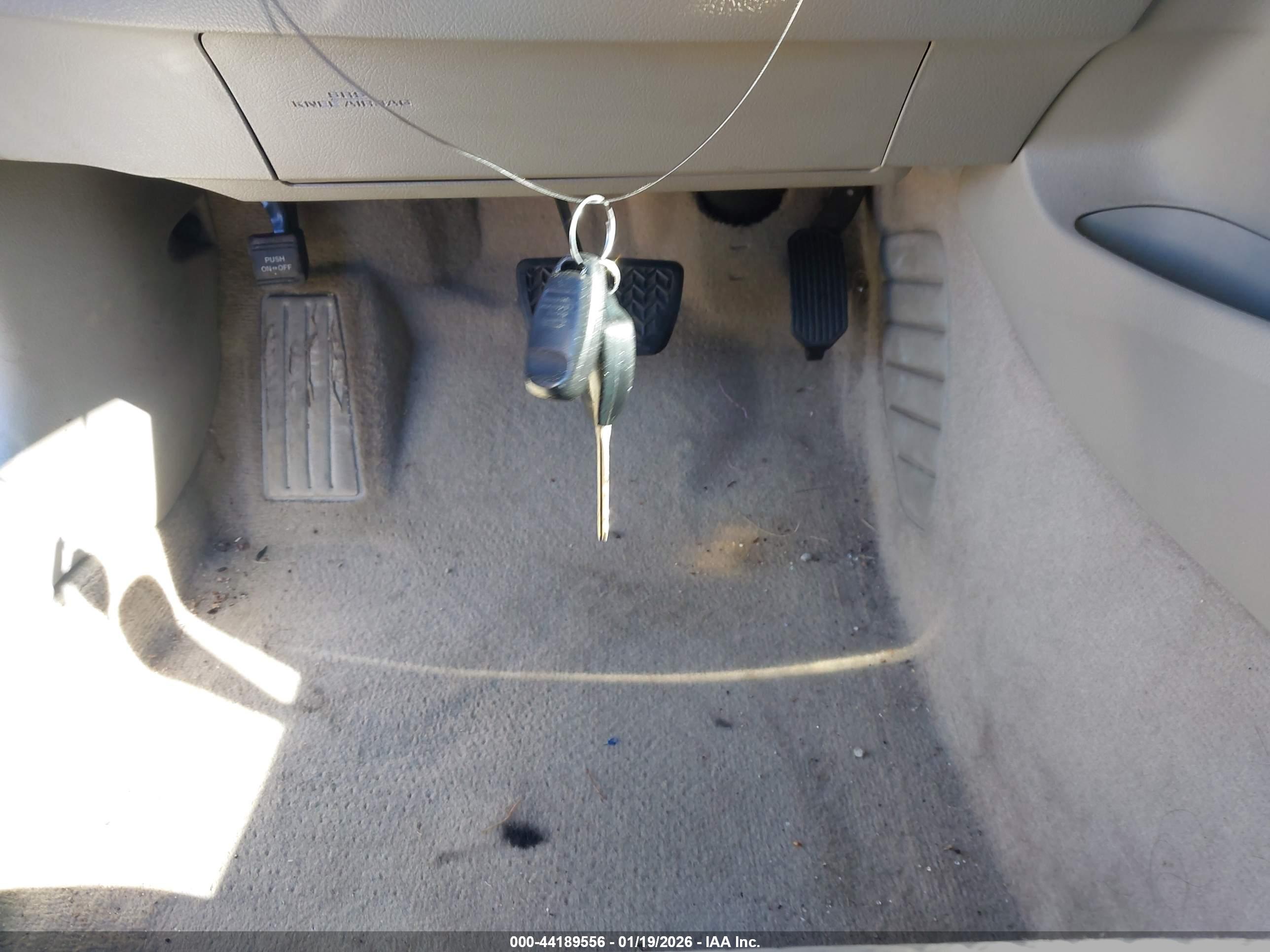 TOYOTA CAMRY image 11