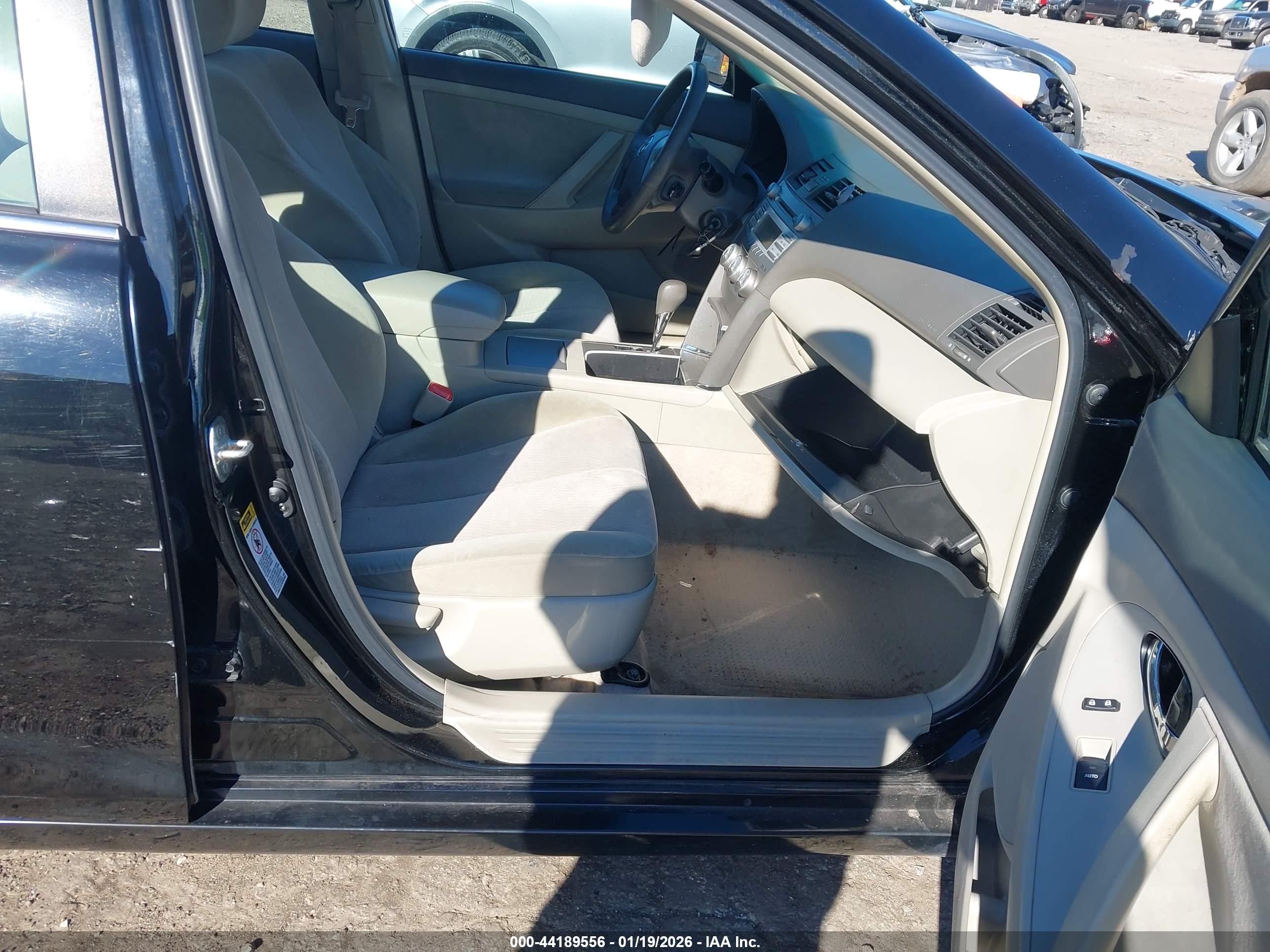 TOYOTA CAMRY image 5