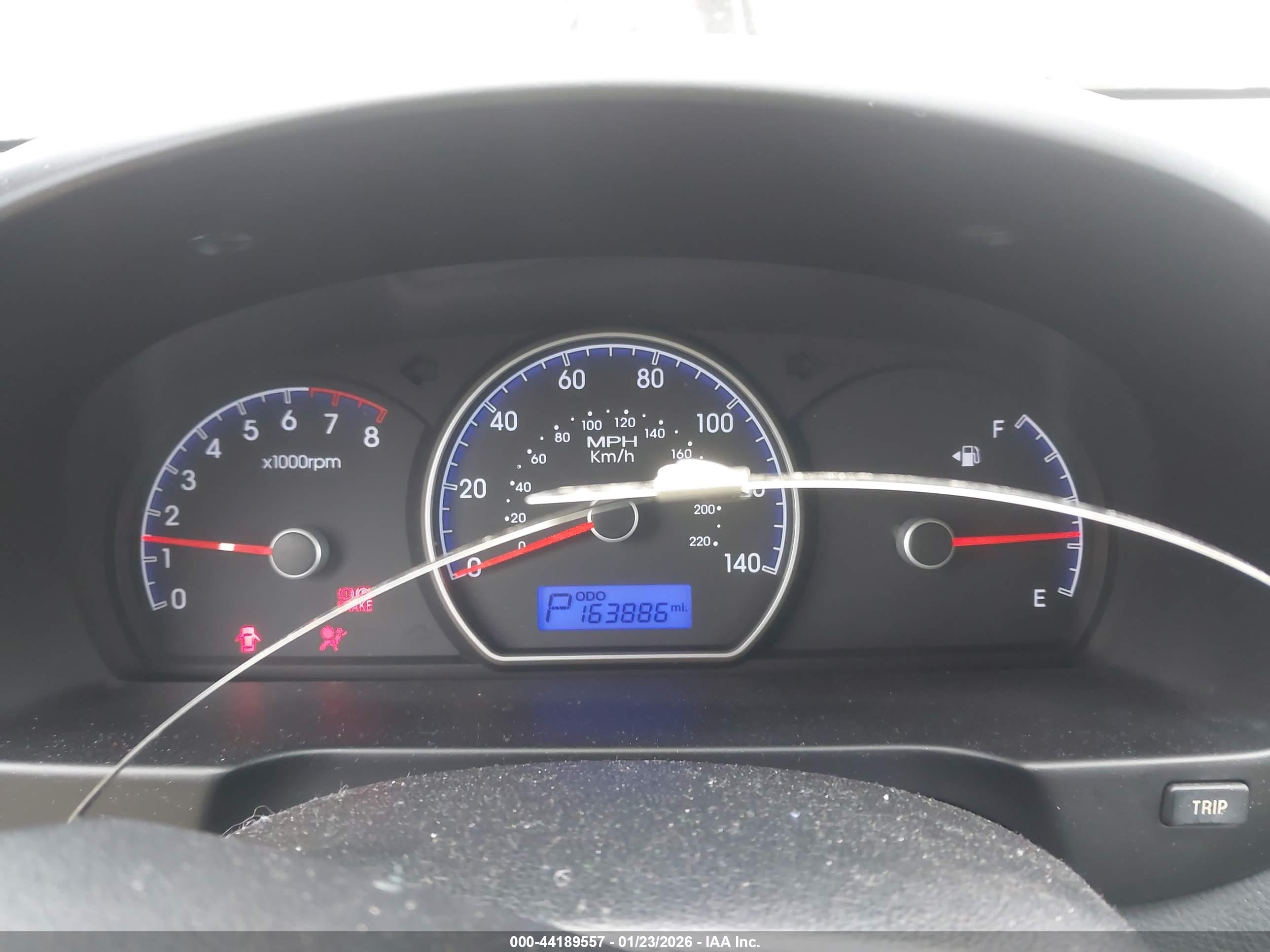 HYUNDAI ELANTRA image 7