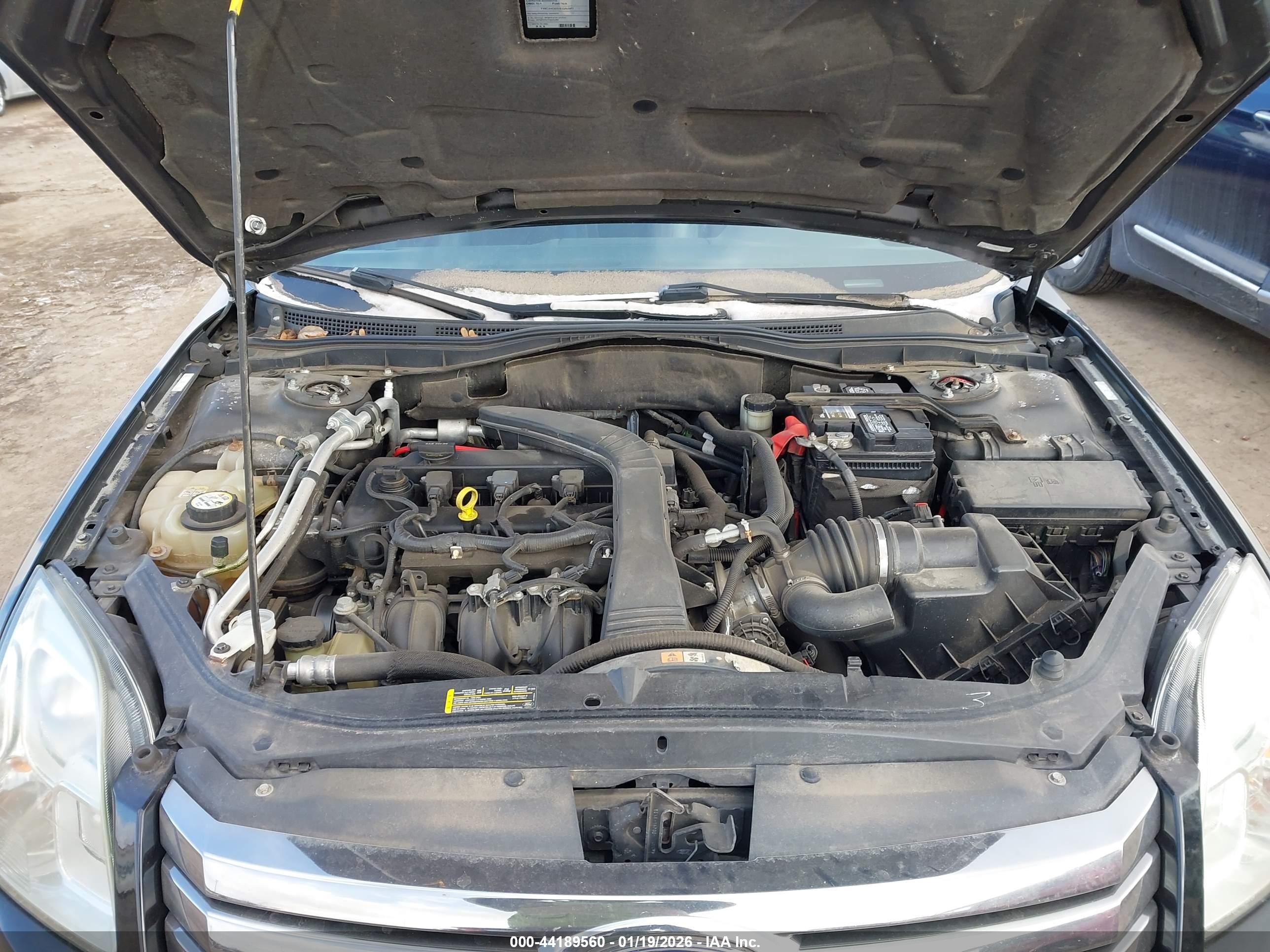 FORD FUSION image 10