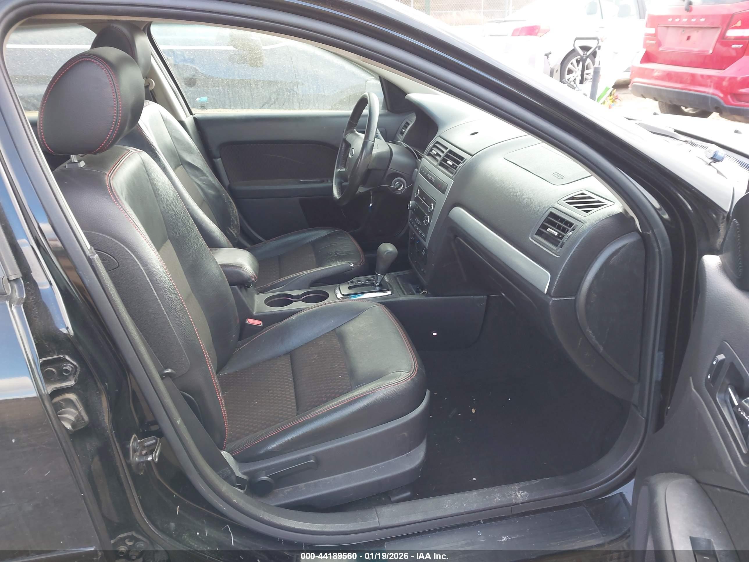 FORD FUSION image 5