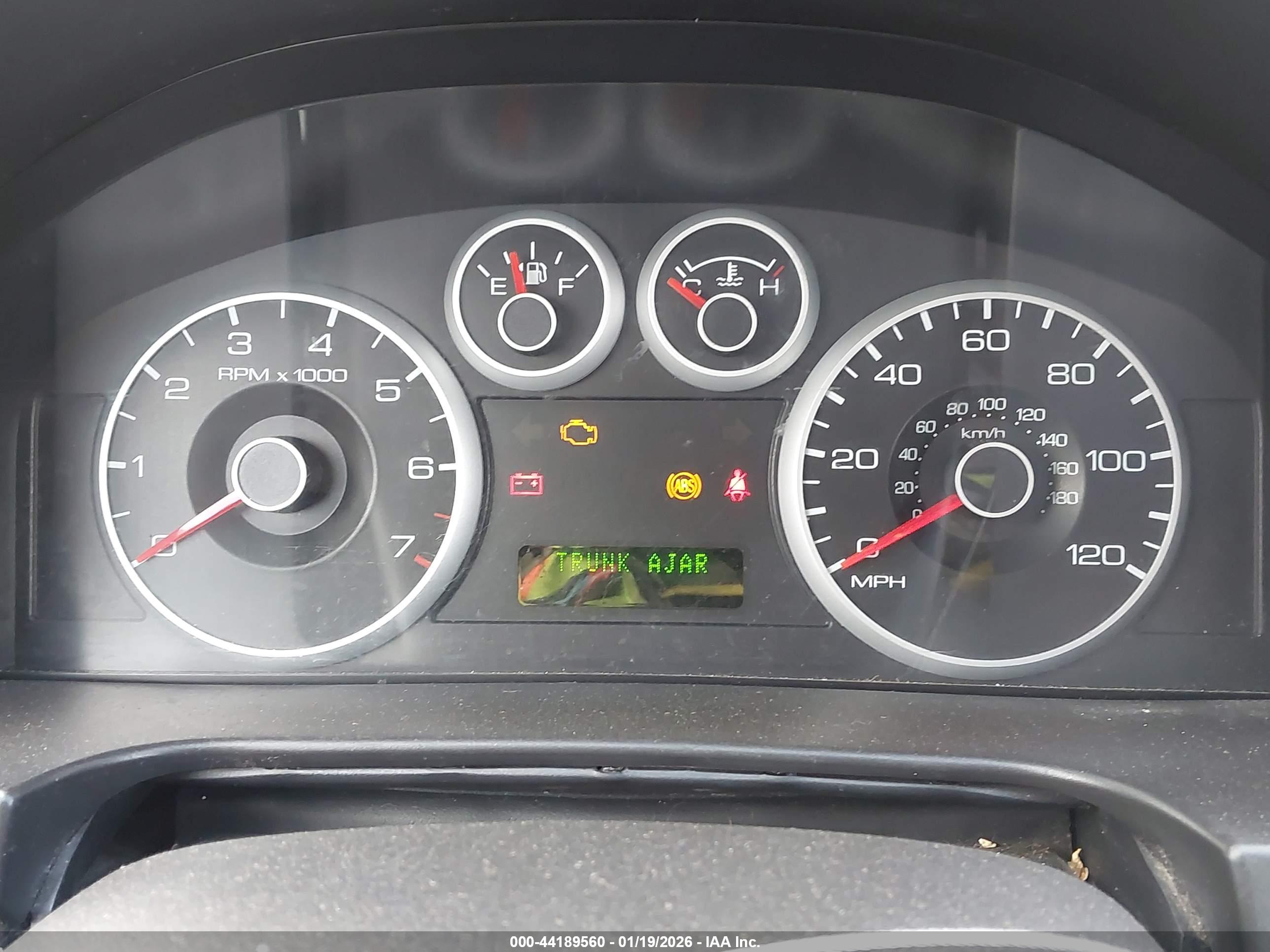 FORD FUSION image 7