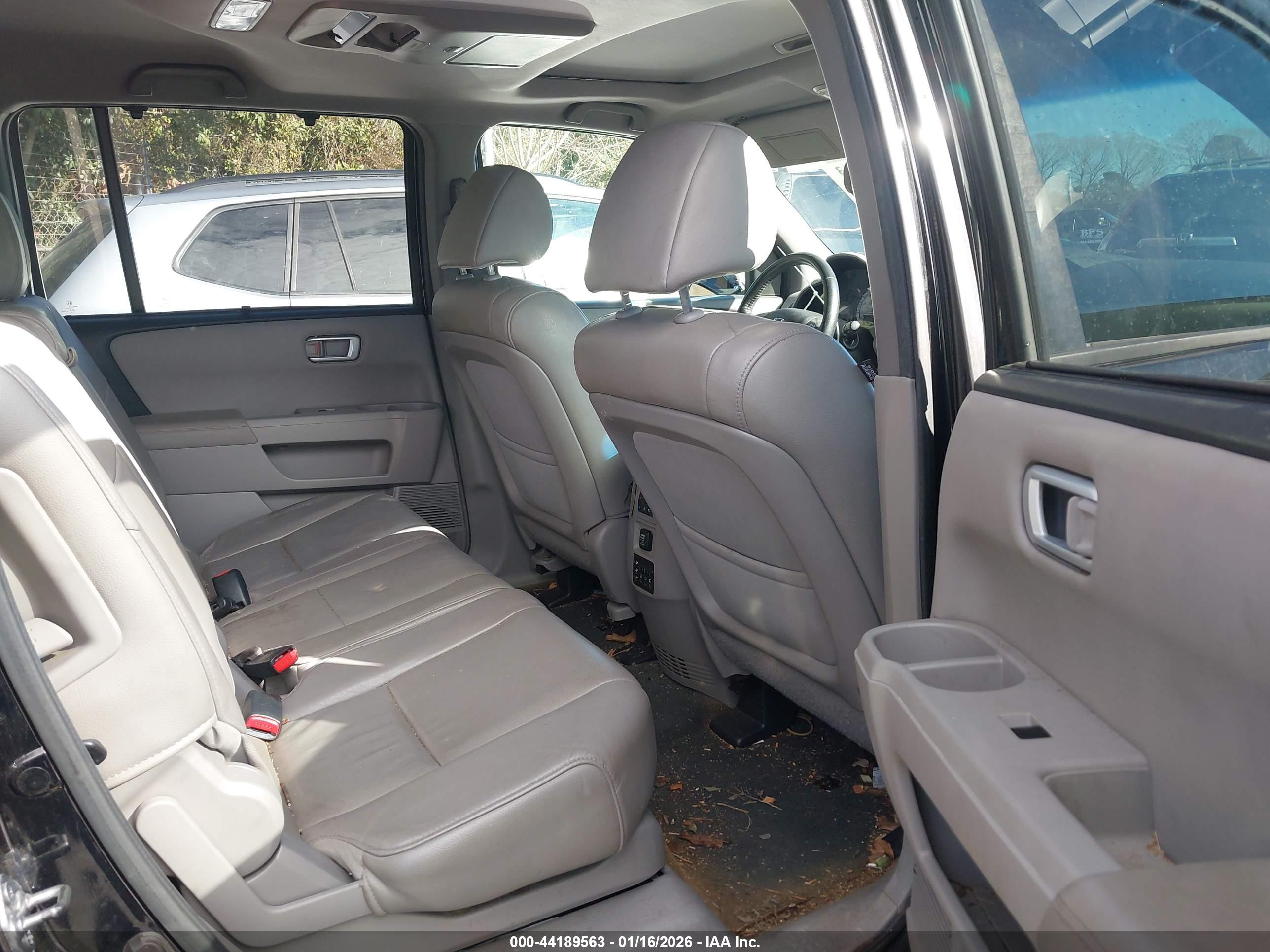 HONDA PILOT image 8