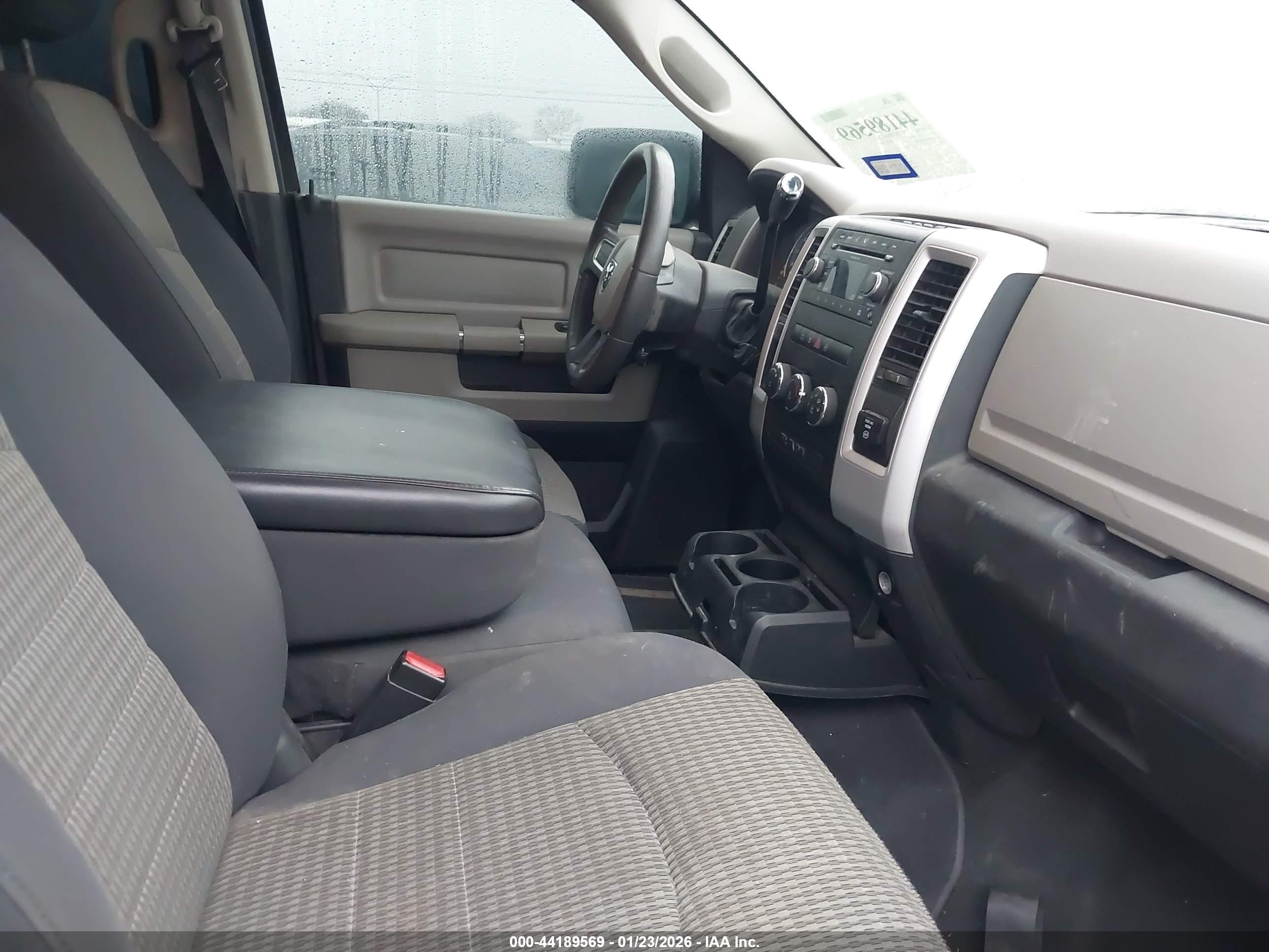 DODGE RAM image 5