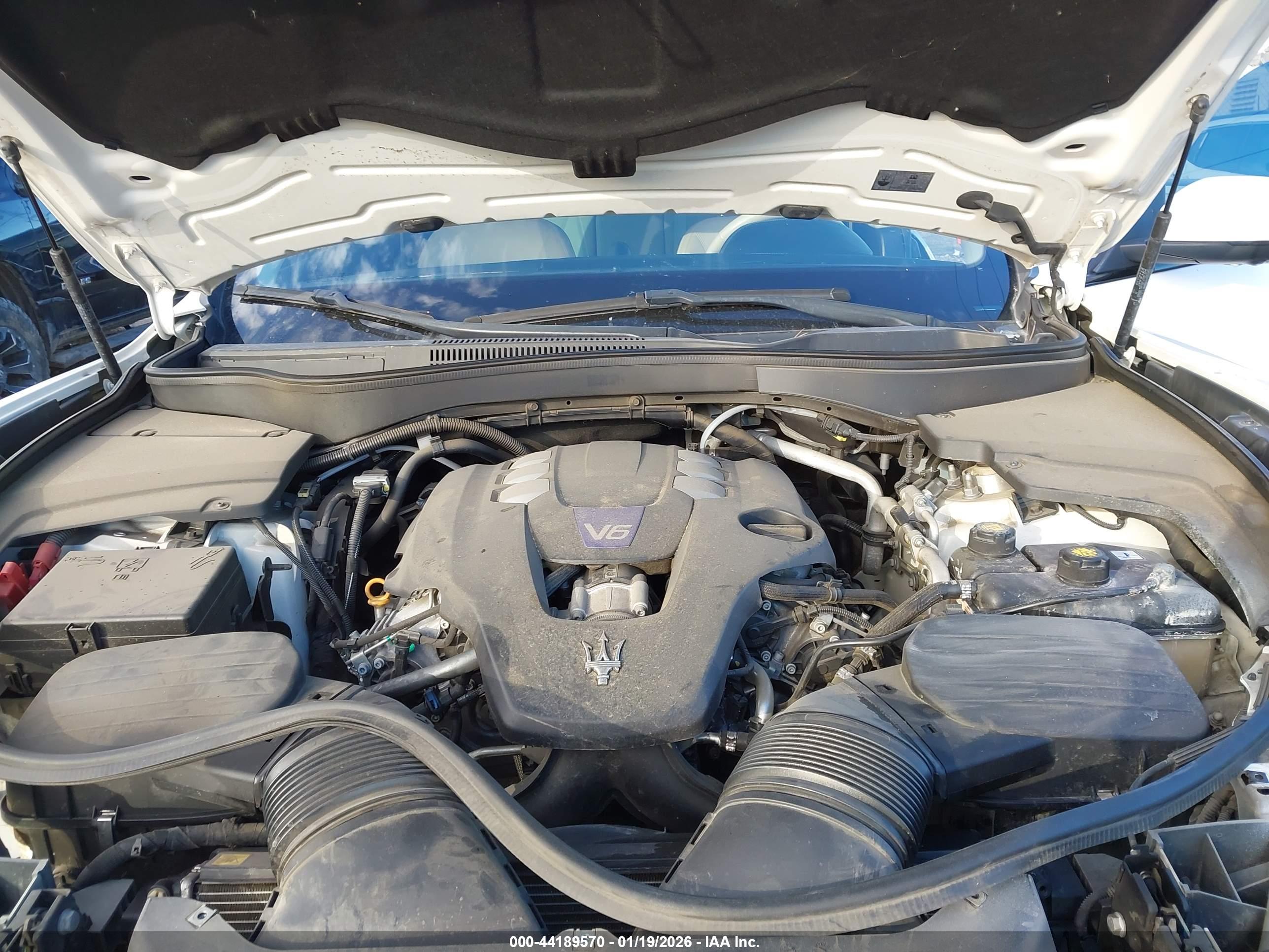 MASERATI LEVANTE image 10