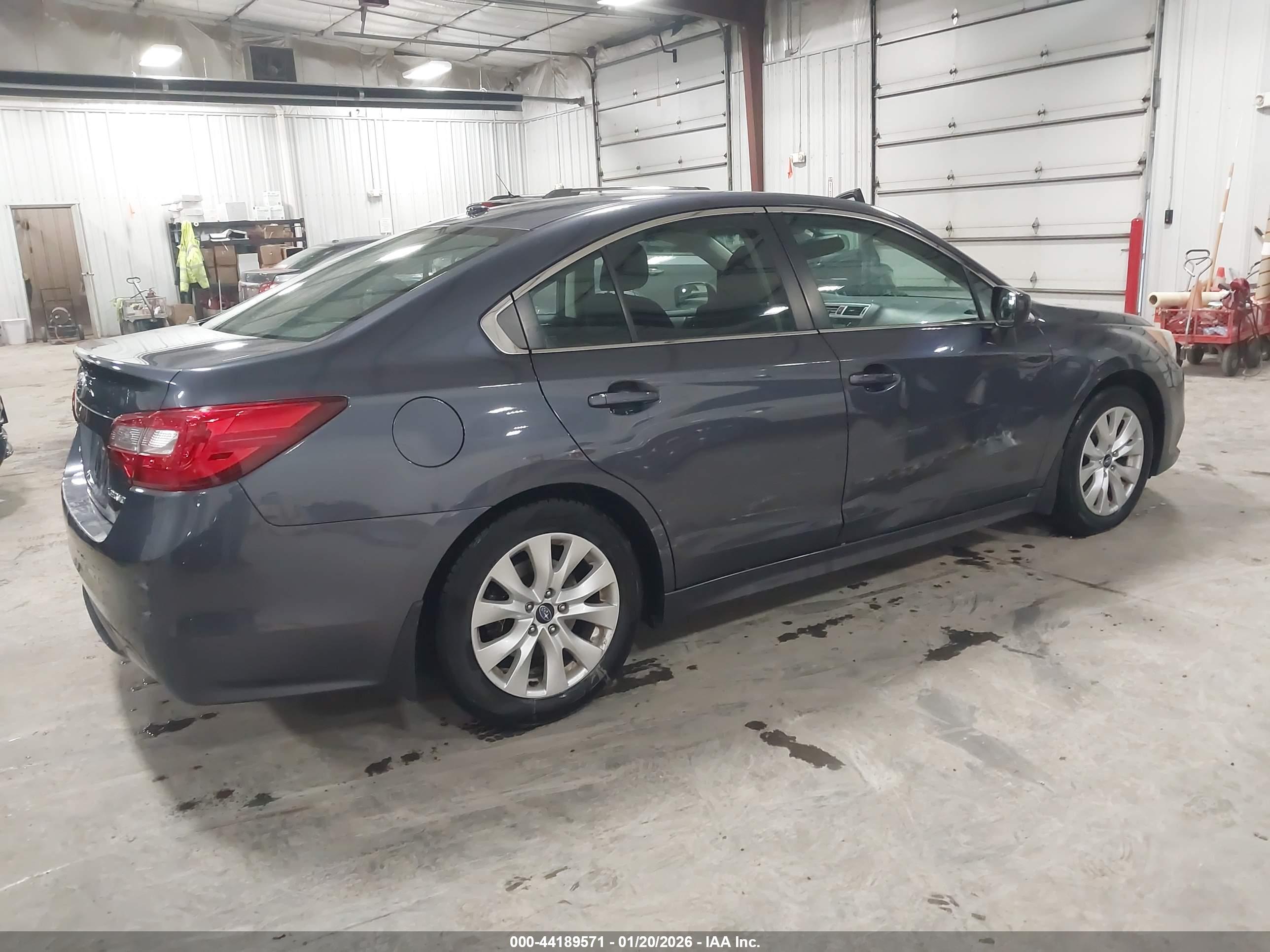 SUBARU LEGACY image 4