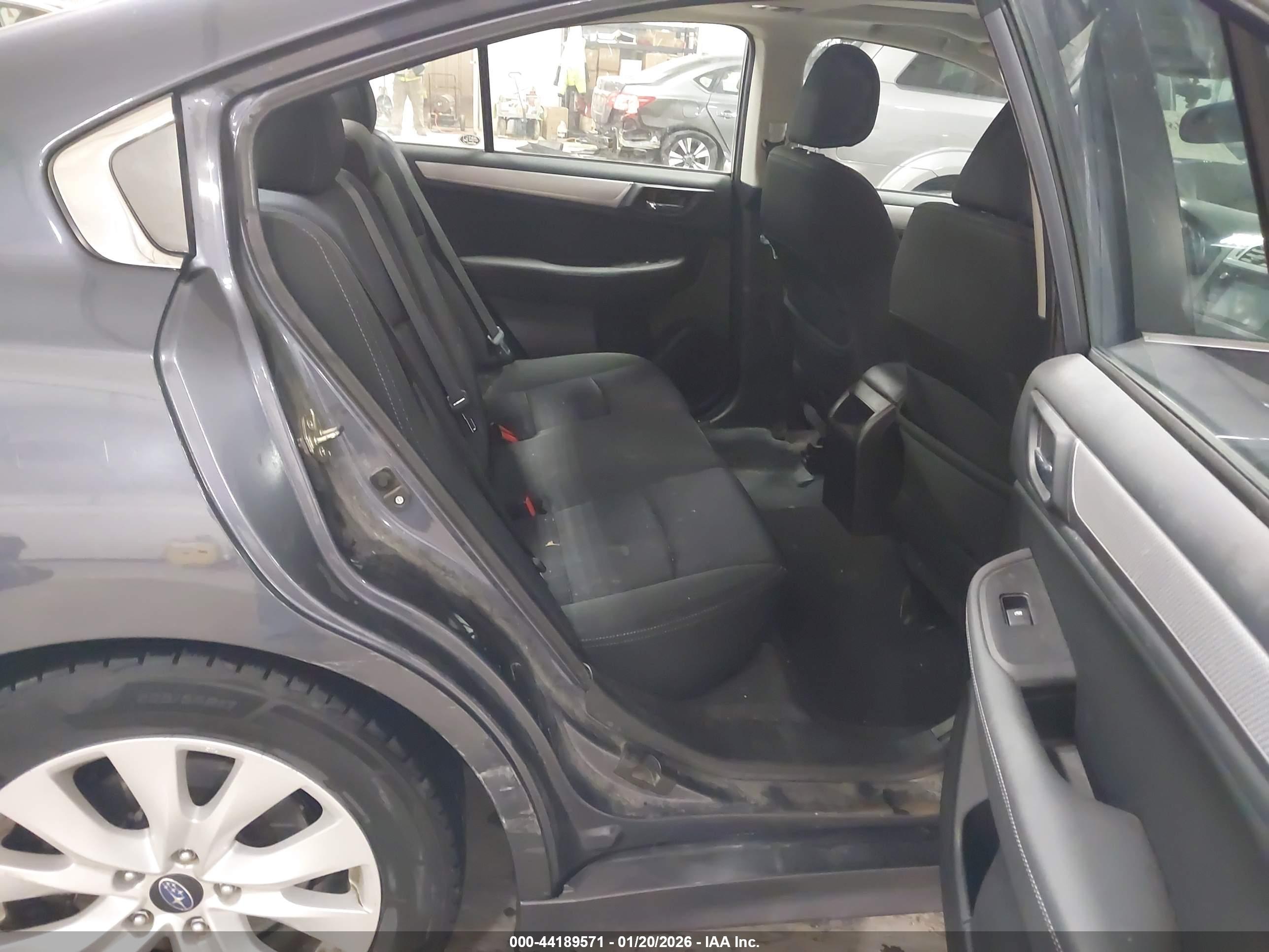 SUBARU LEGACY image 8