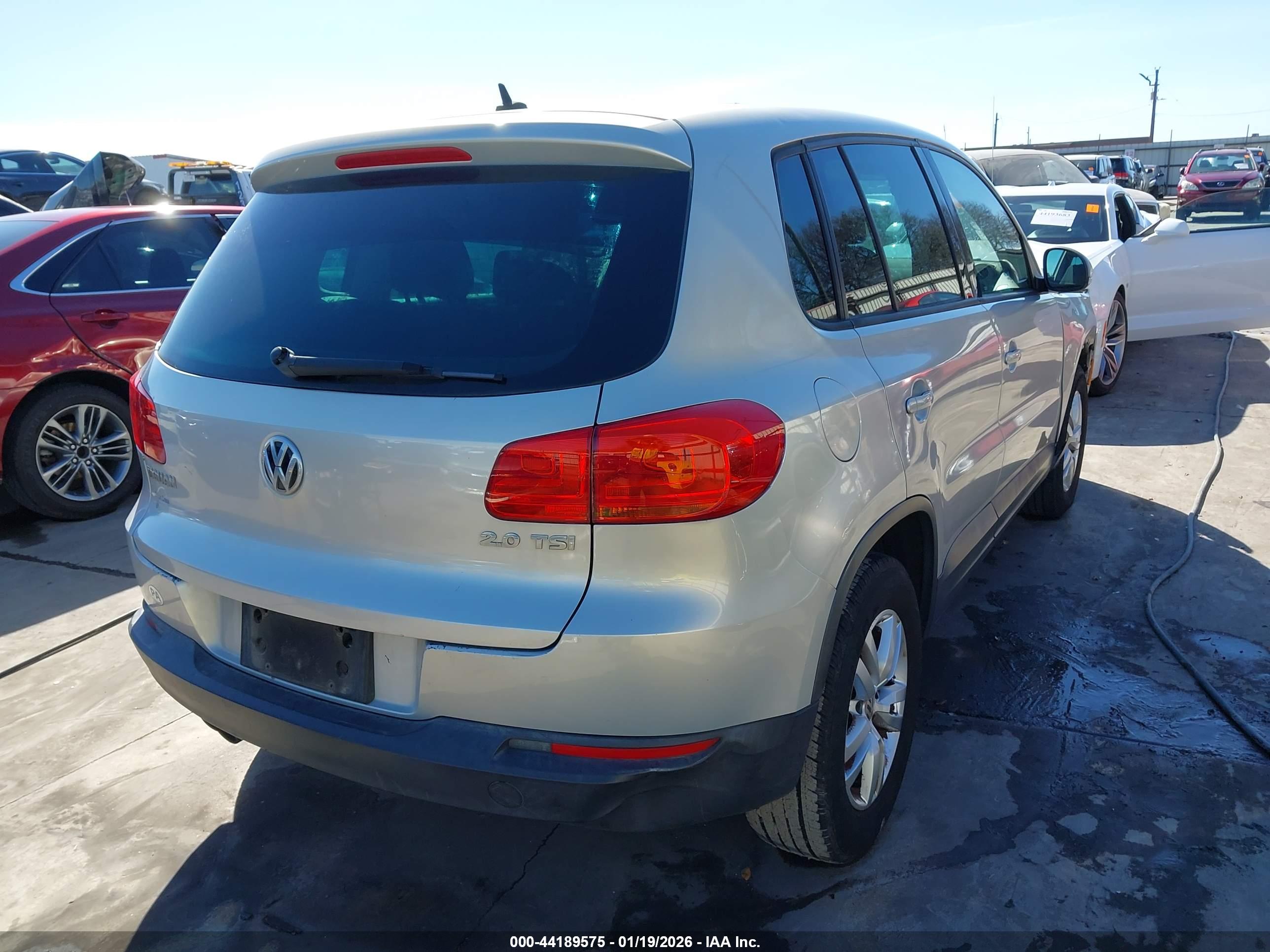 VOLKSWAGEN TIGUAN image 4