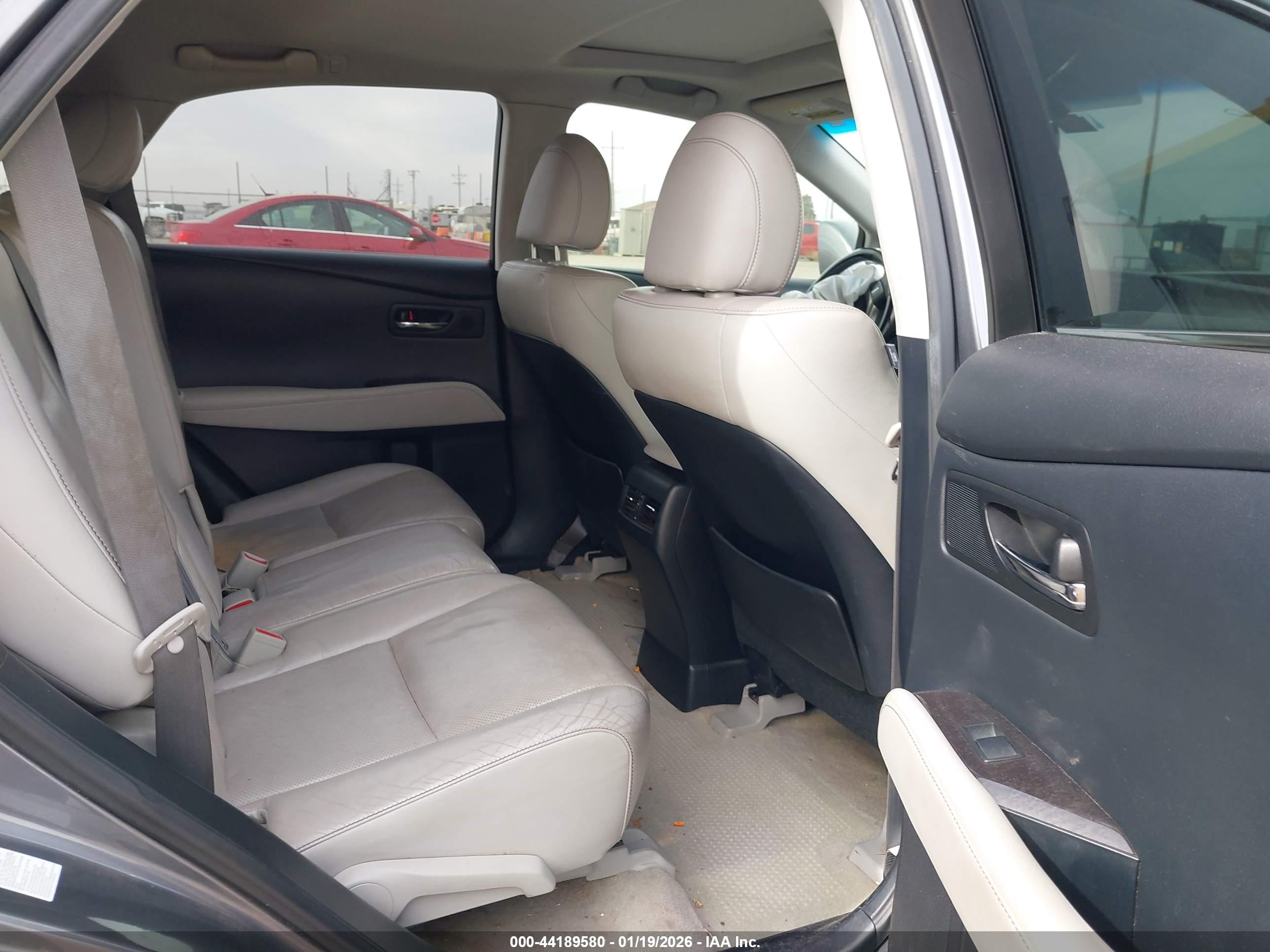 LEXUS RX image 8