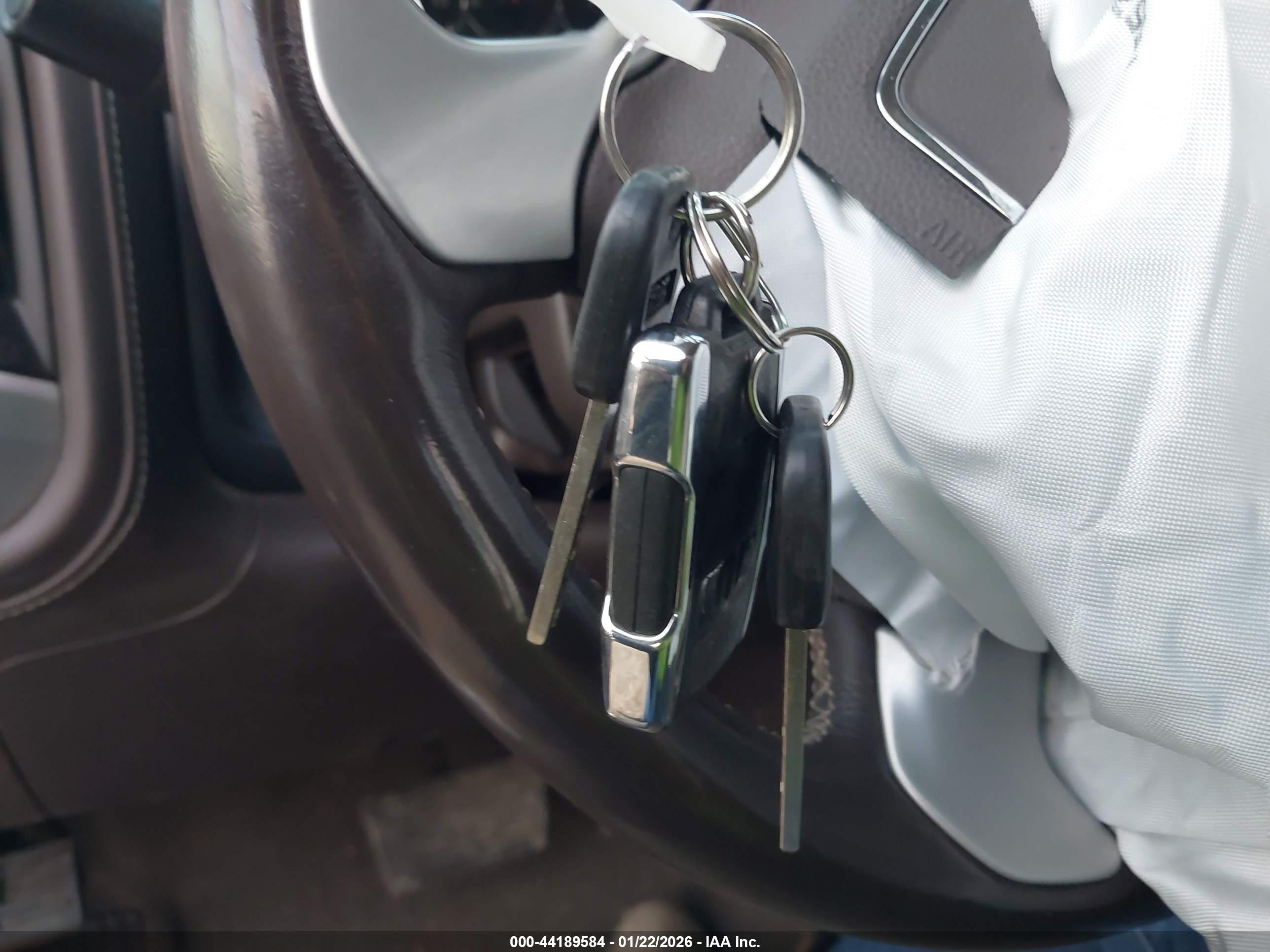 GMC SIERRA image 11