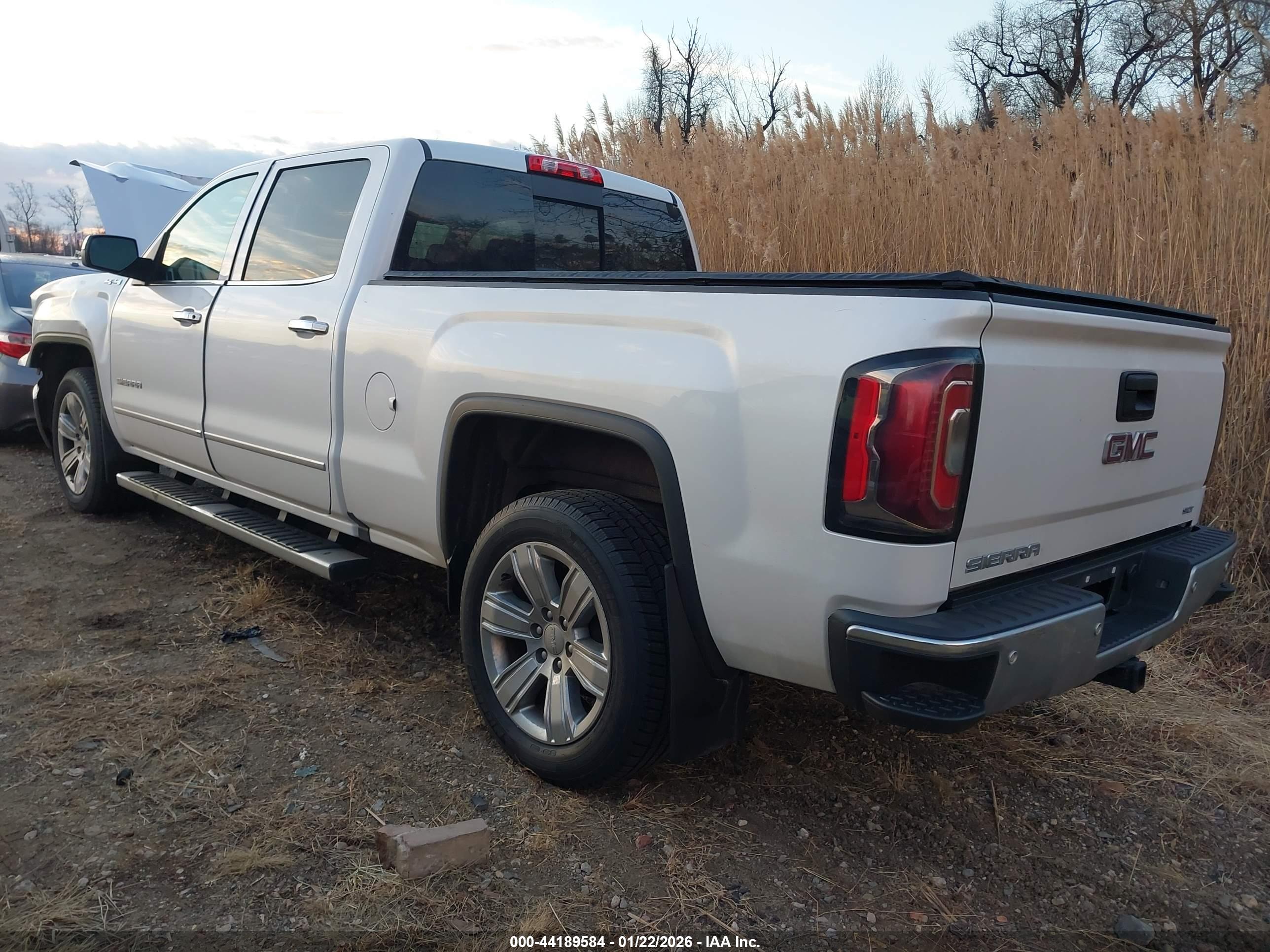GMC SIERRA image 3