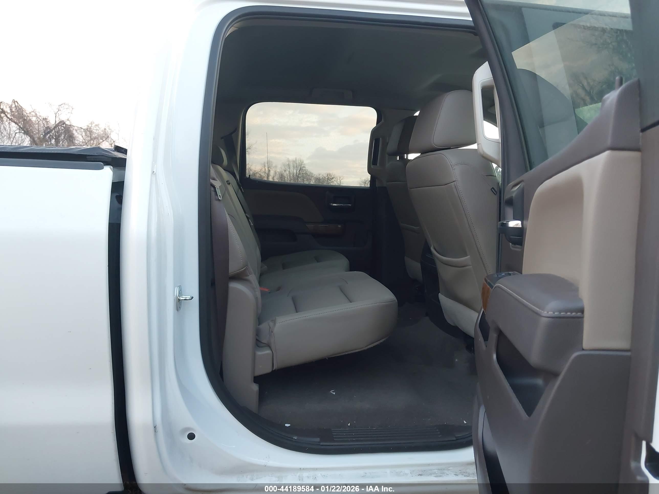 GMC SIERRA image 8