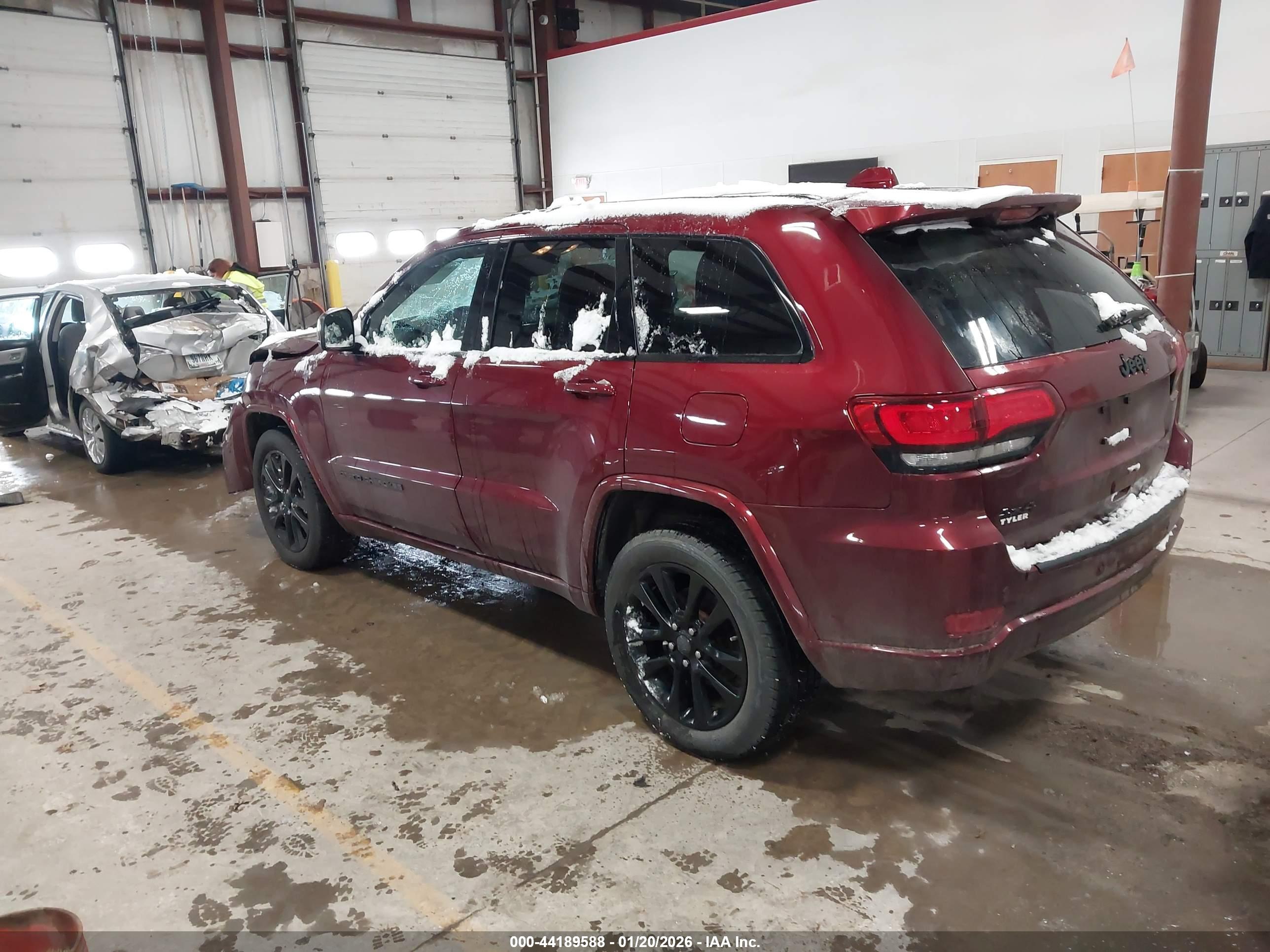 JEEP GRAND image 3