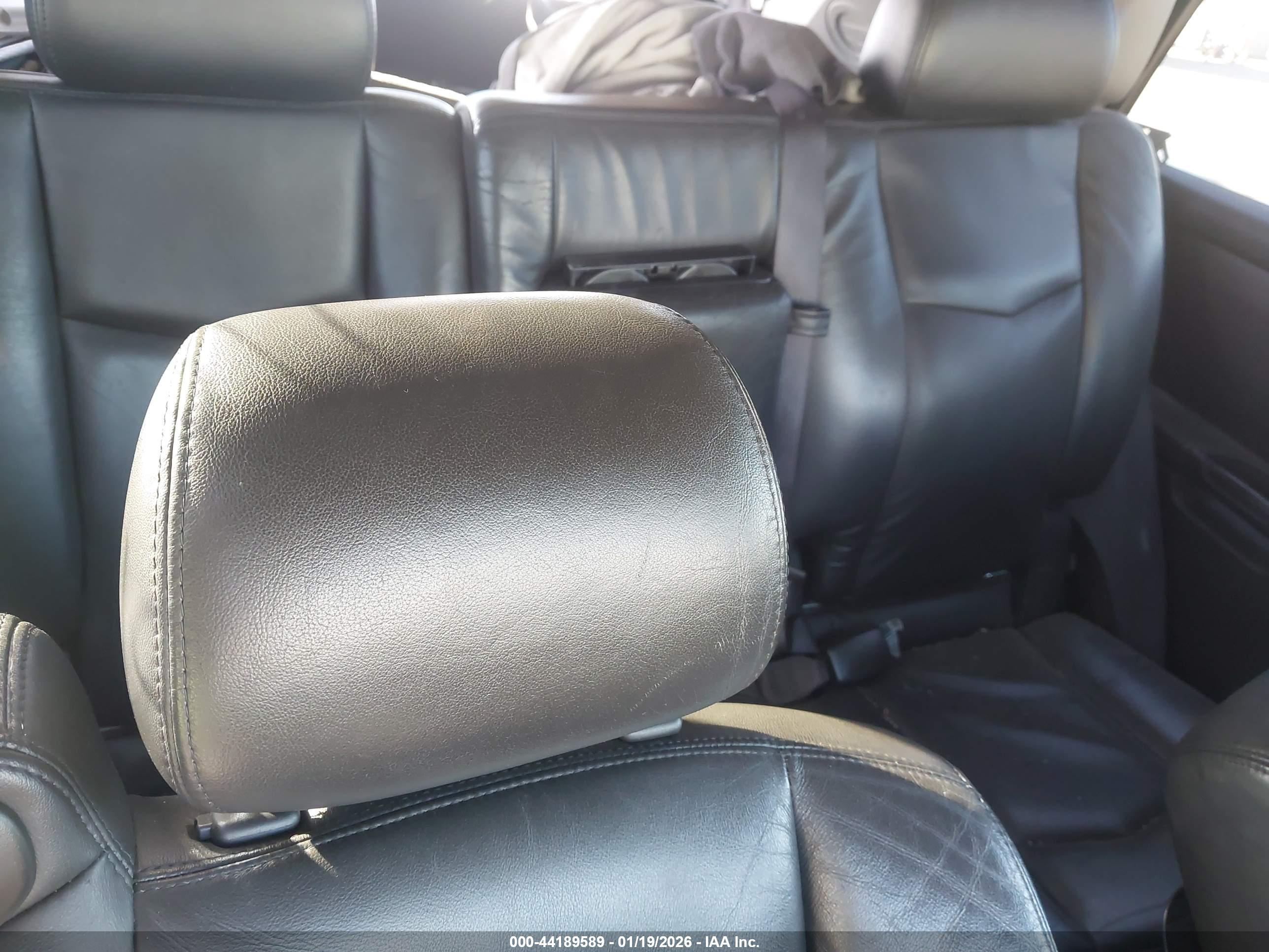 CADILLAC SRX image 8