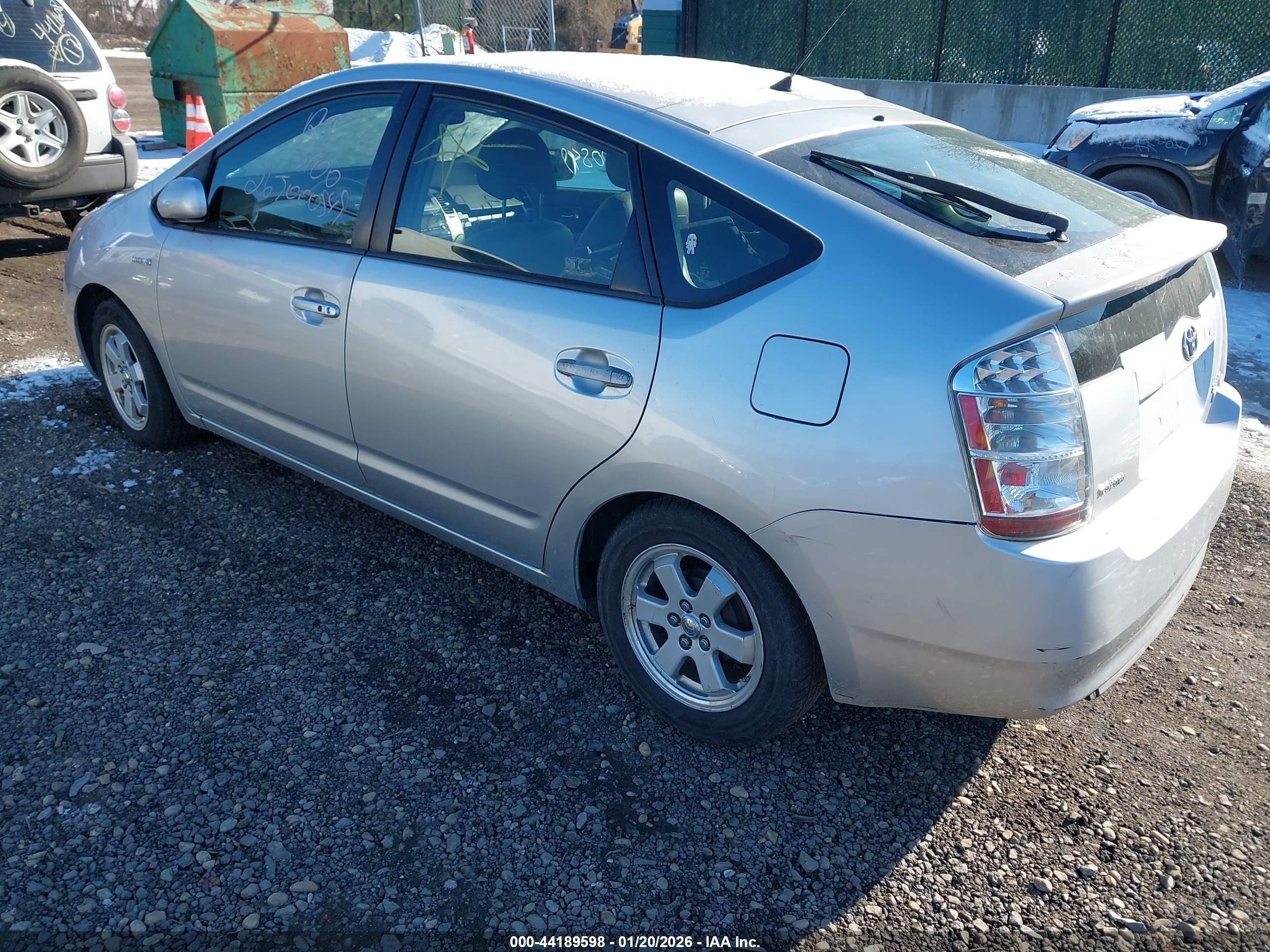 TOYOTA PRIUS image 3