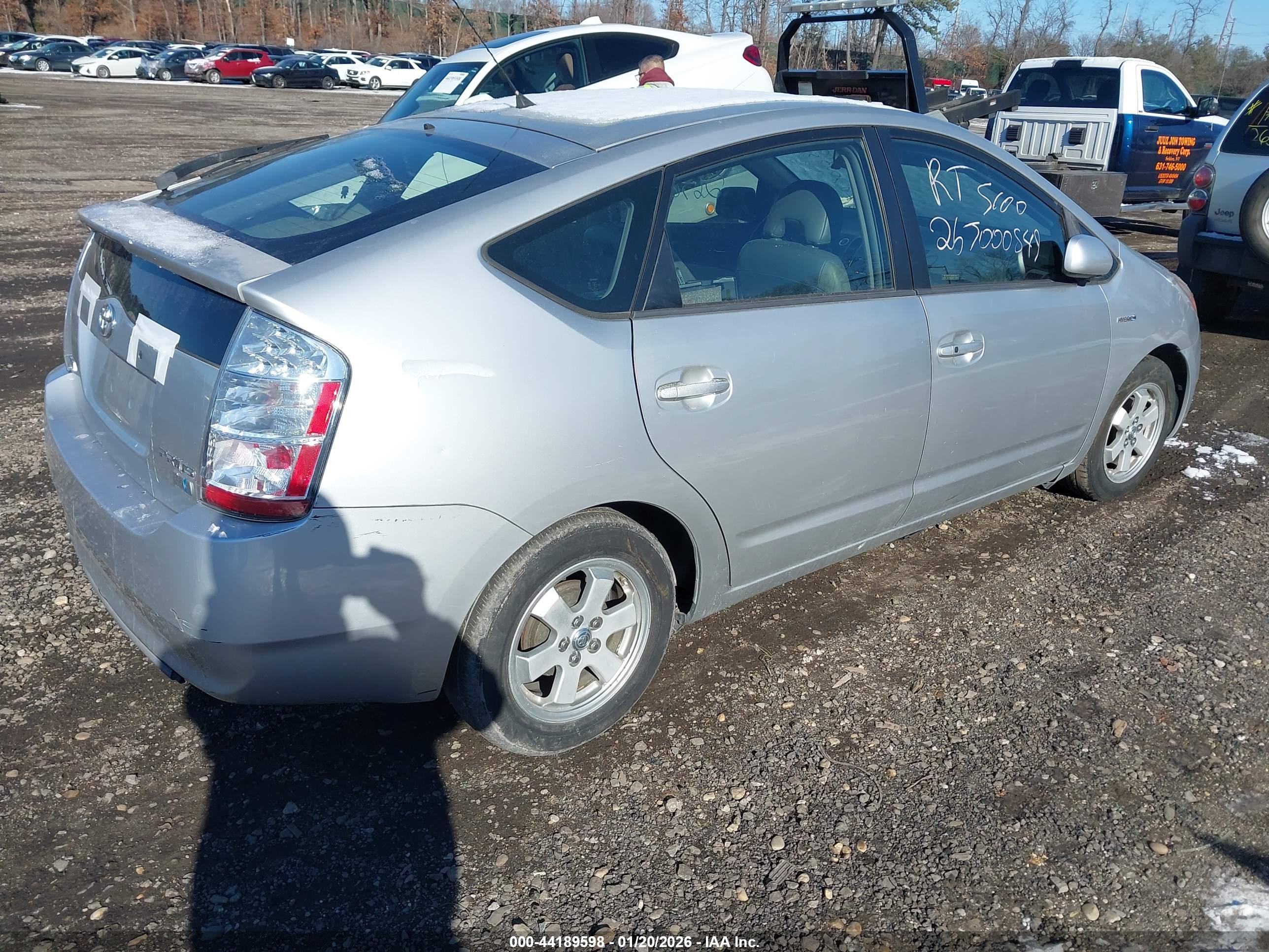 TOYOTA PRIUS image 4