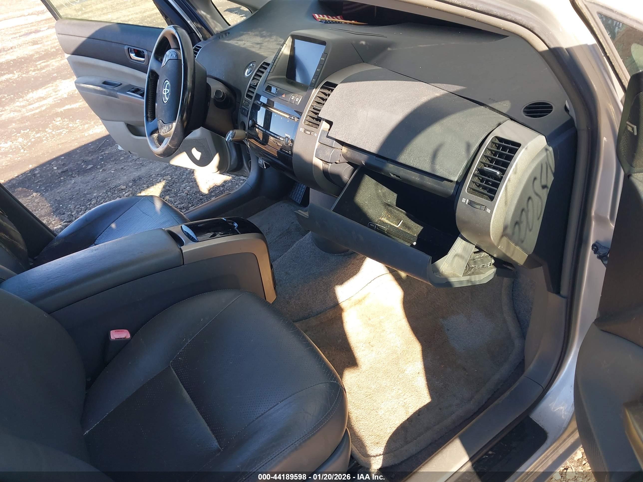 TOYOTA PRIUS image 5