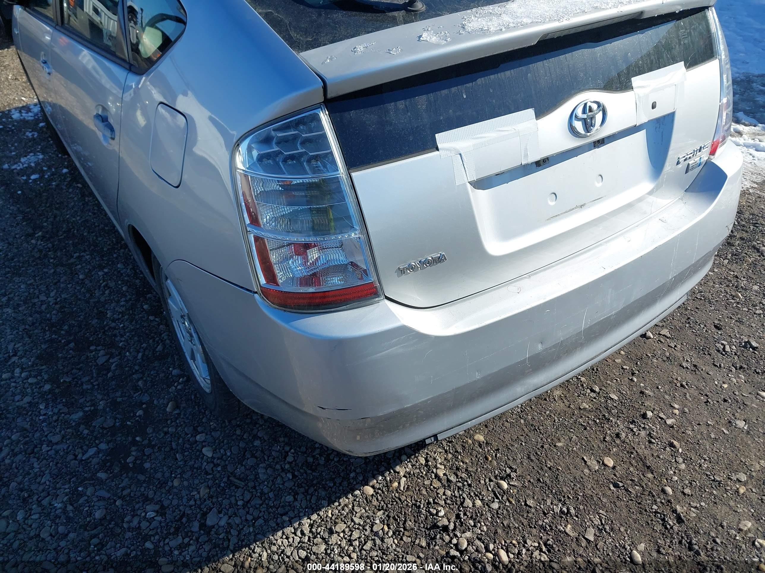 TOYOTA PRIUS image 6