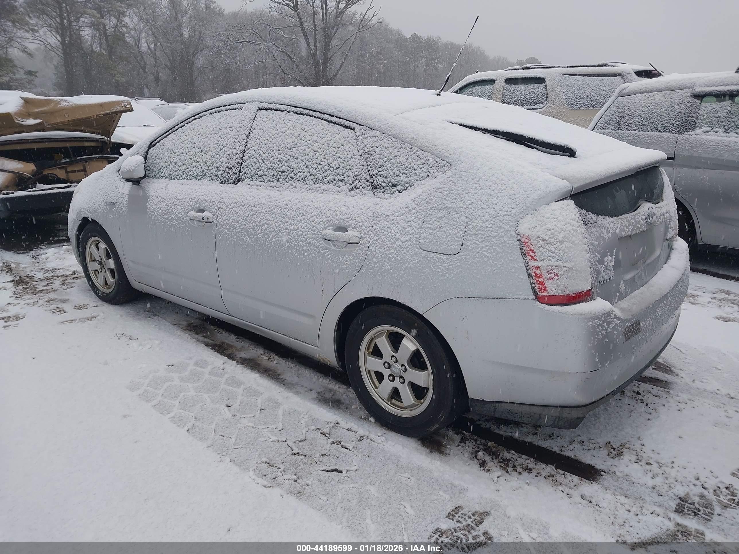 TOYOTA PRIUS image 3