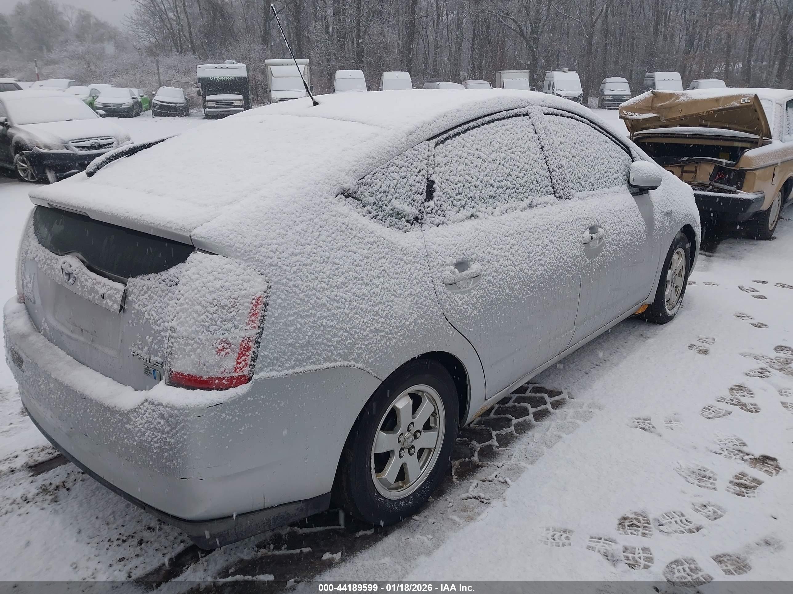 TOYOTA PRIUS image 4