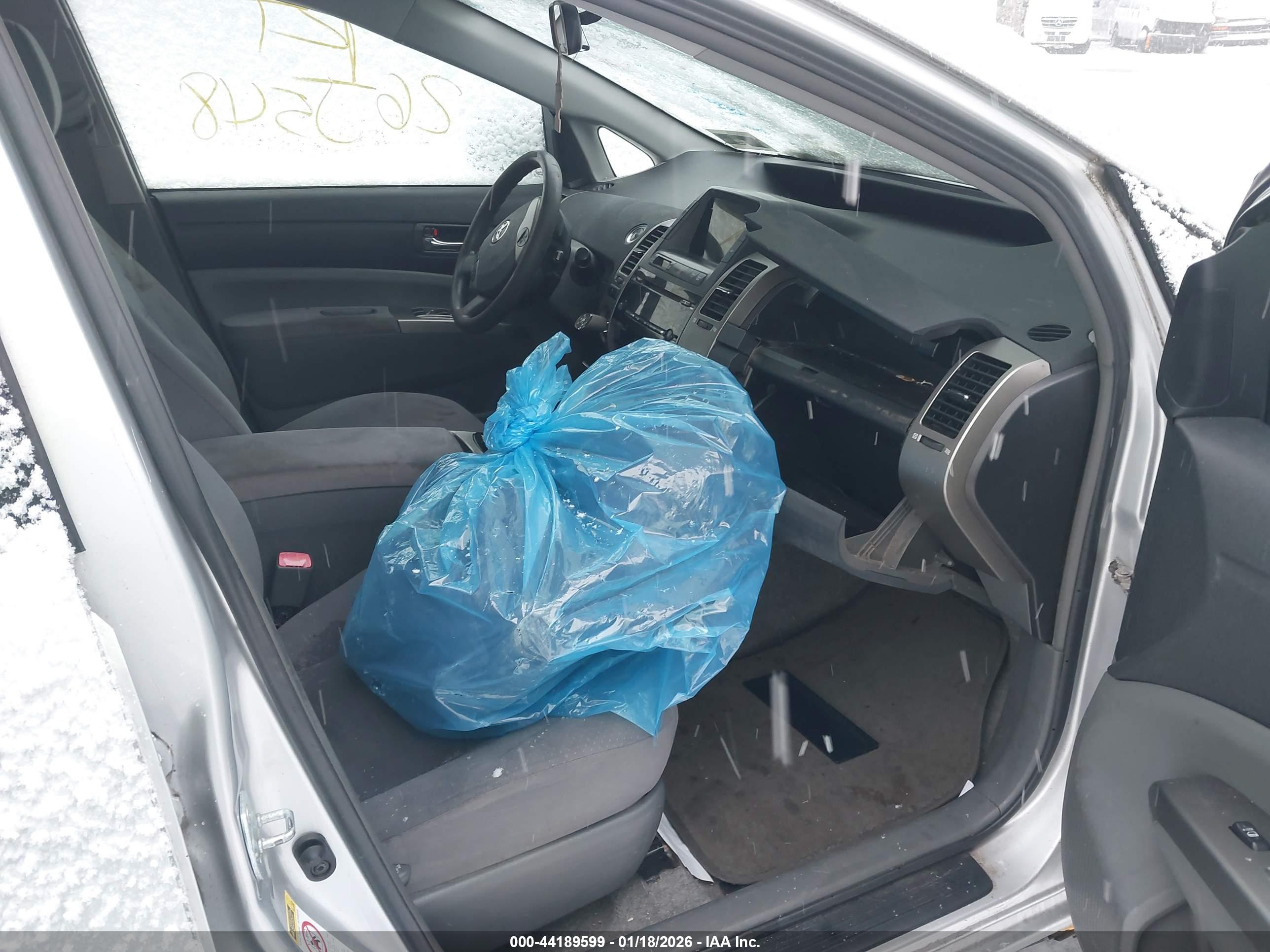 TOYOTA PRIUS image 5