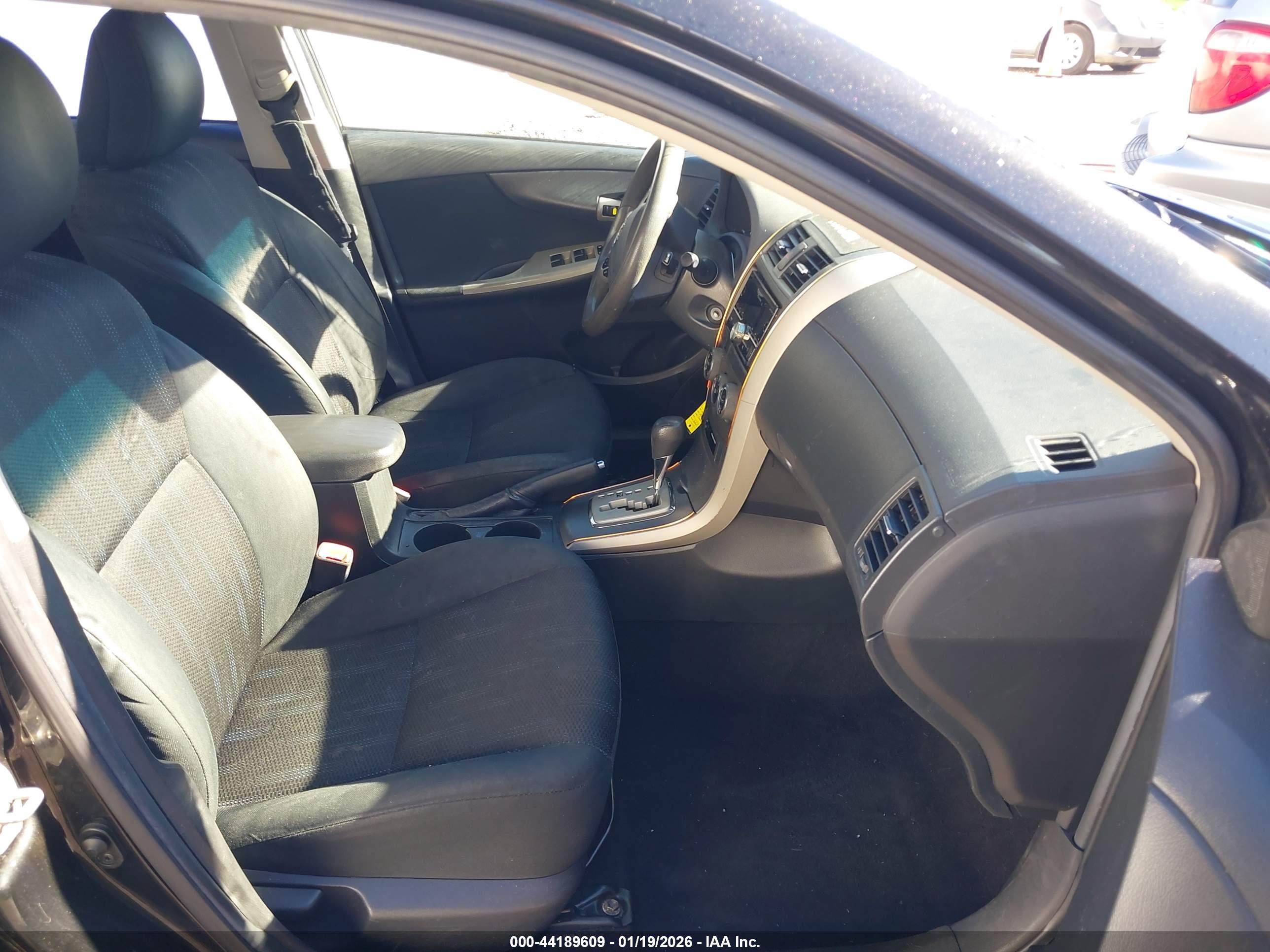 TOYOTA COROLLA image 5