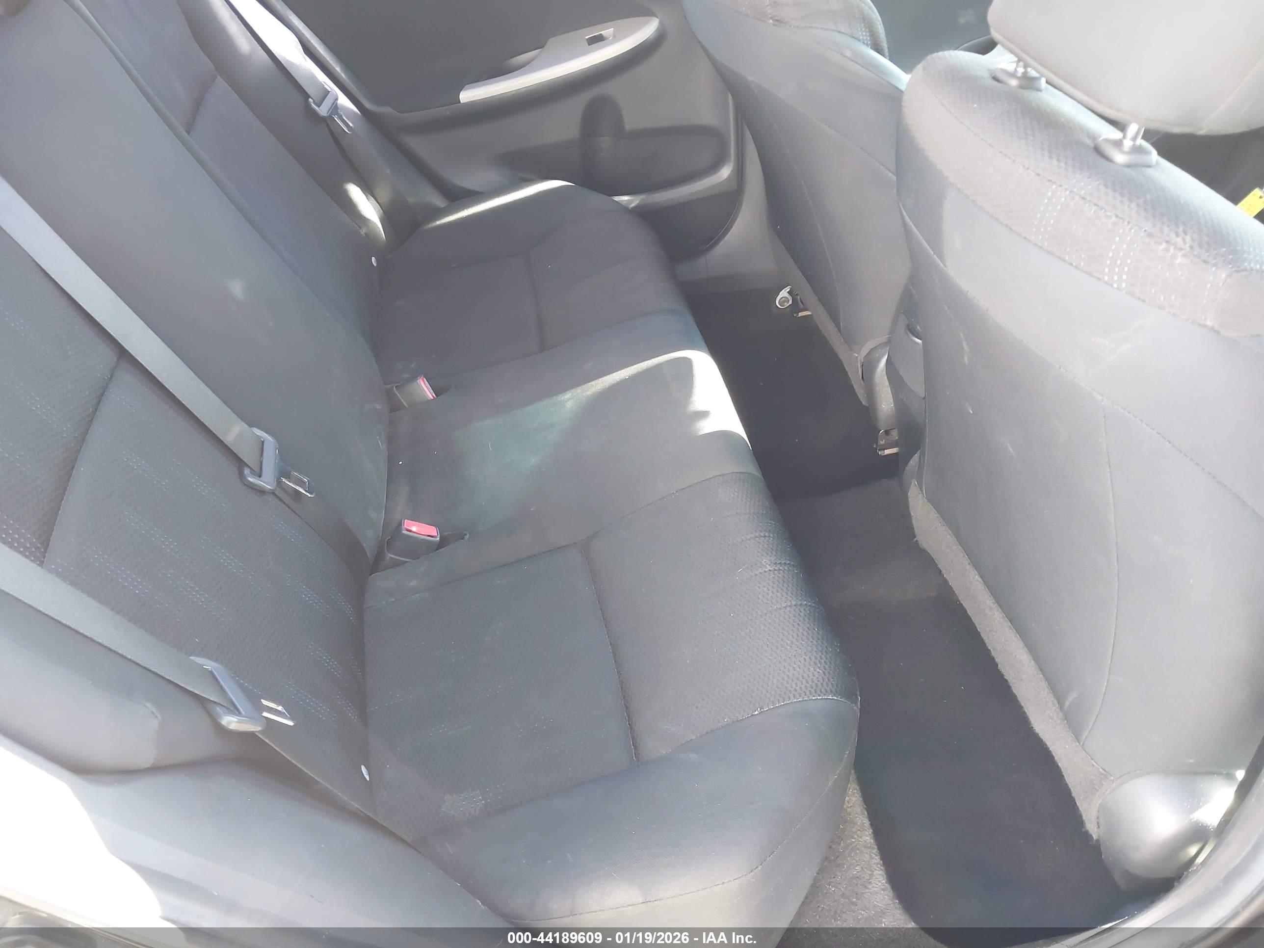 TOYOTA COROLLA image 8