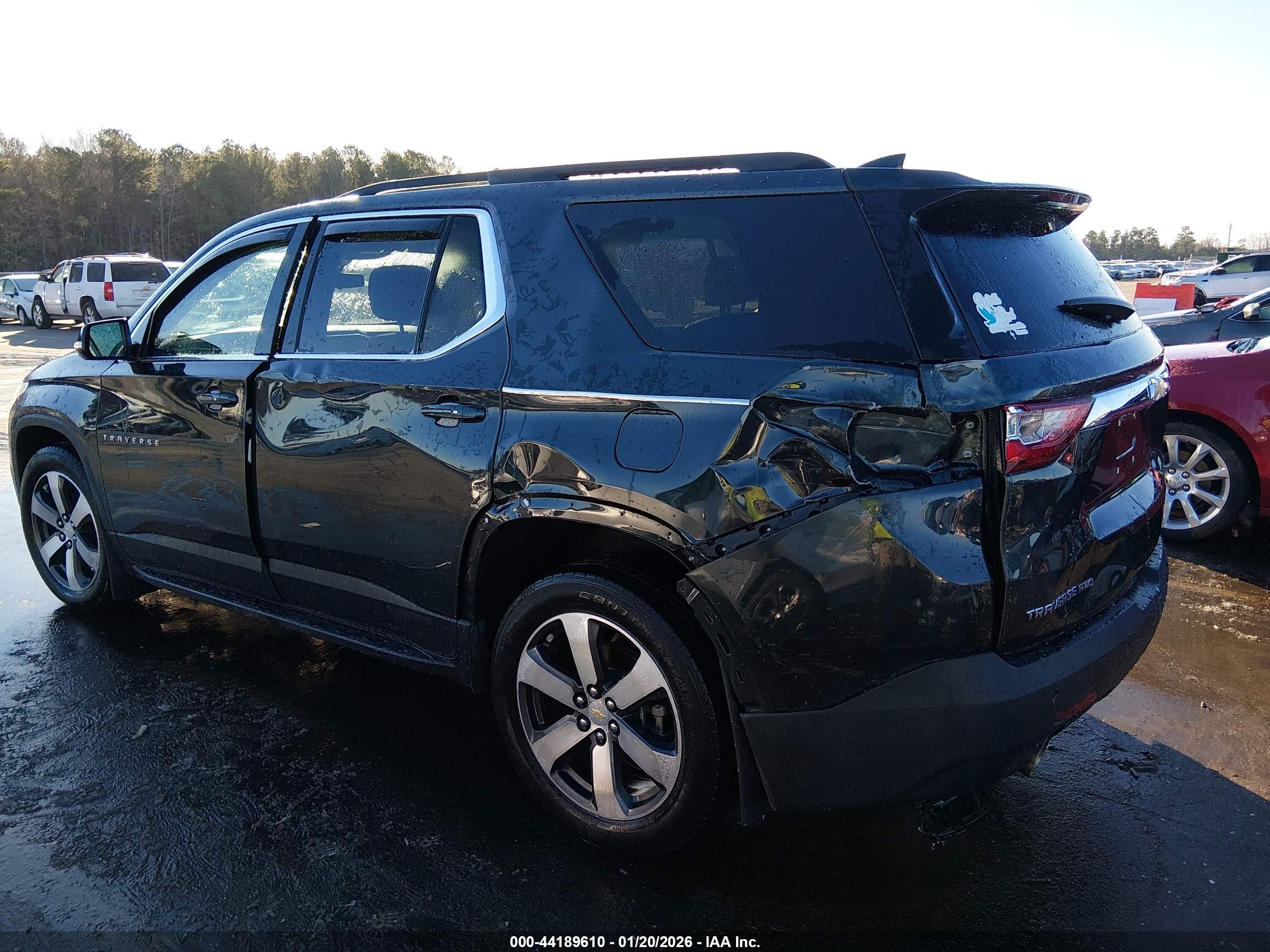 CHEVROLET TRAVERSE image 6