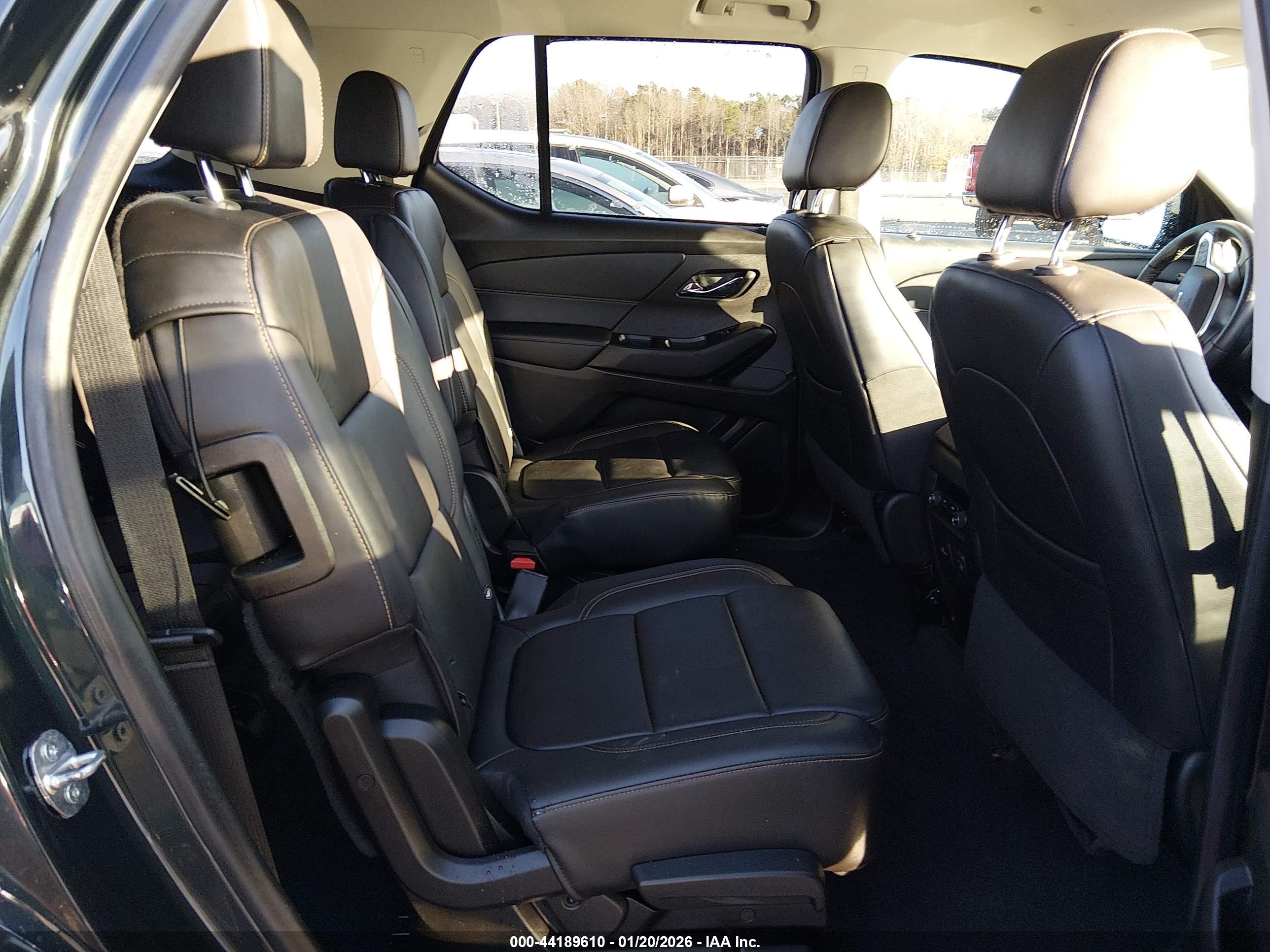 CHEVROLET TRAVERSE image 8