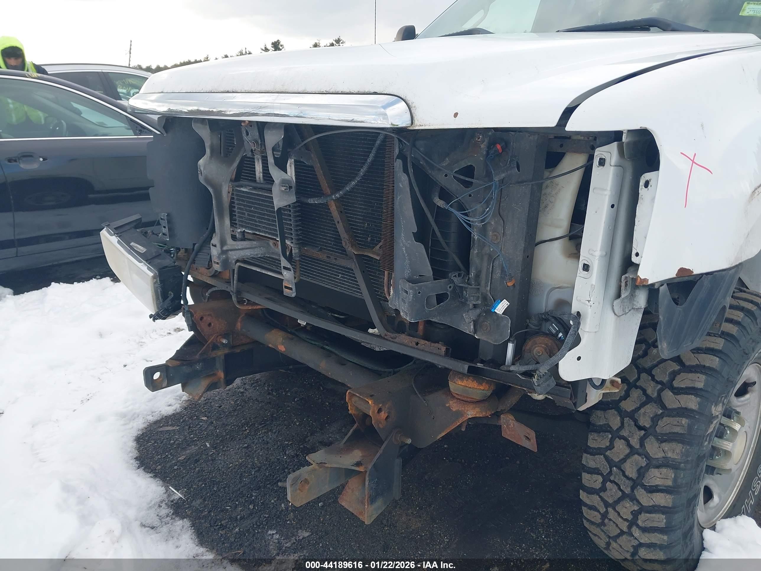 GMC SIERRA image 6