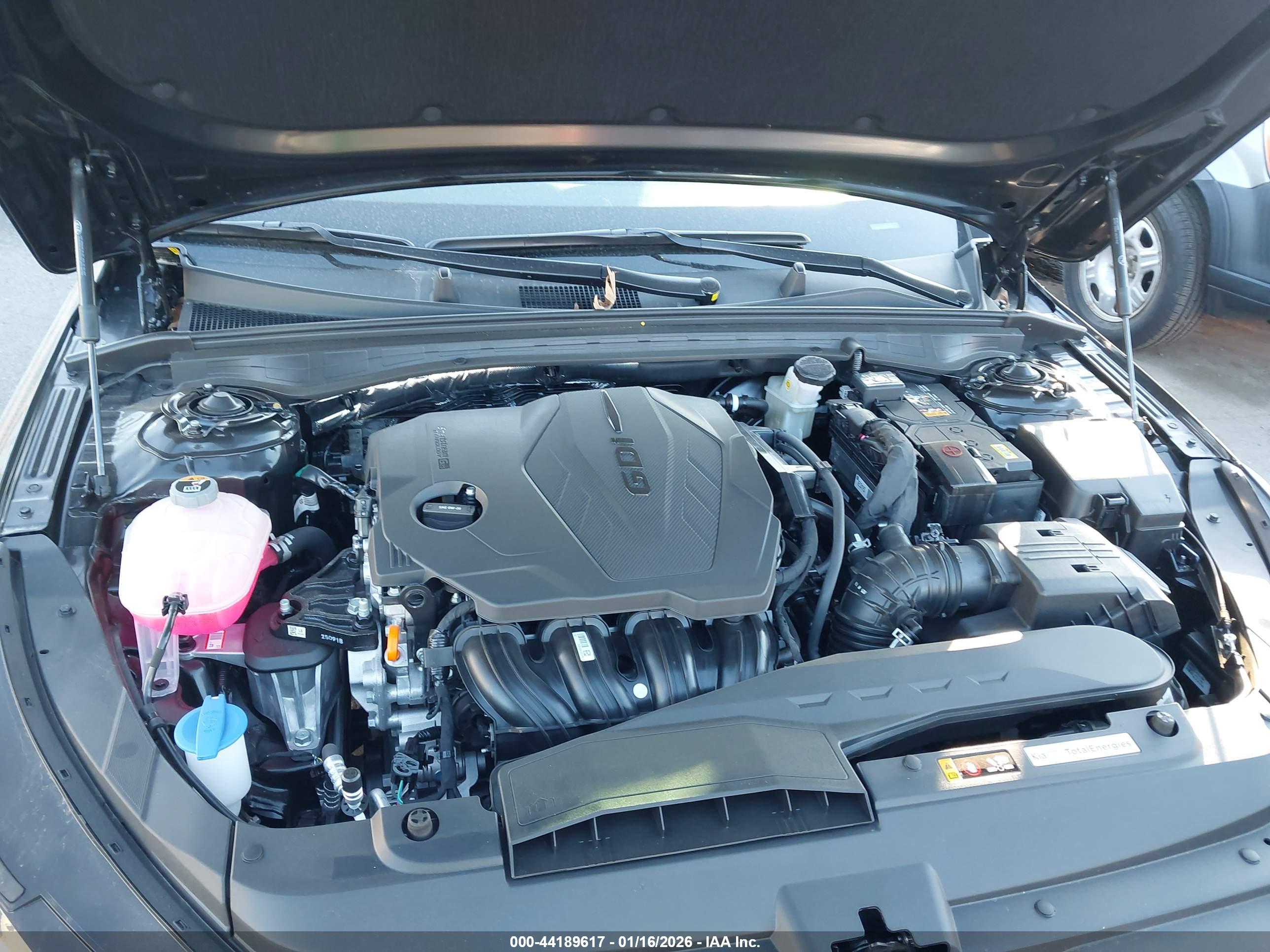 KIA K5 image 10