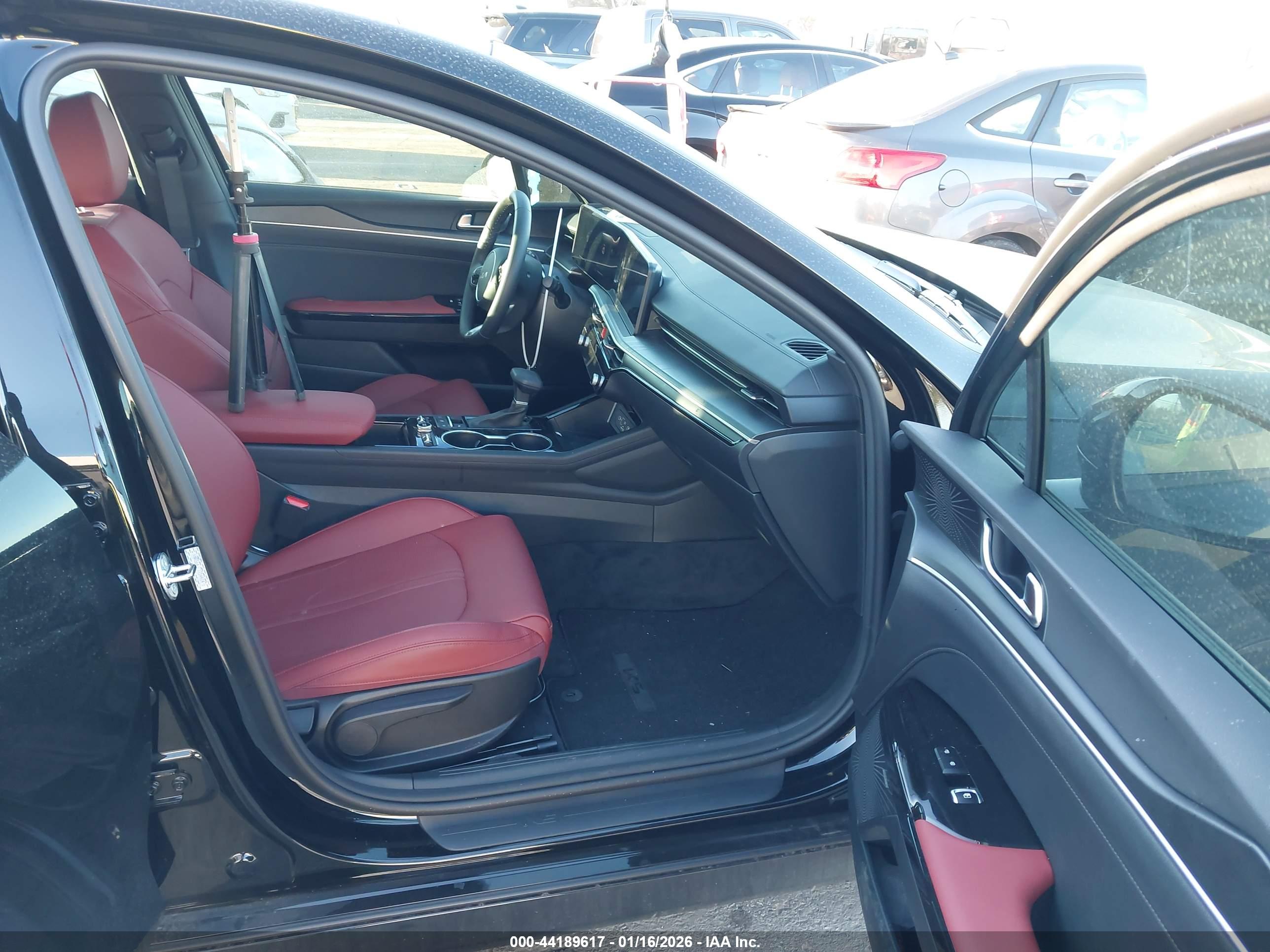 KIA K5 image 5