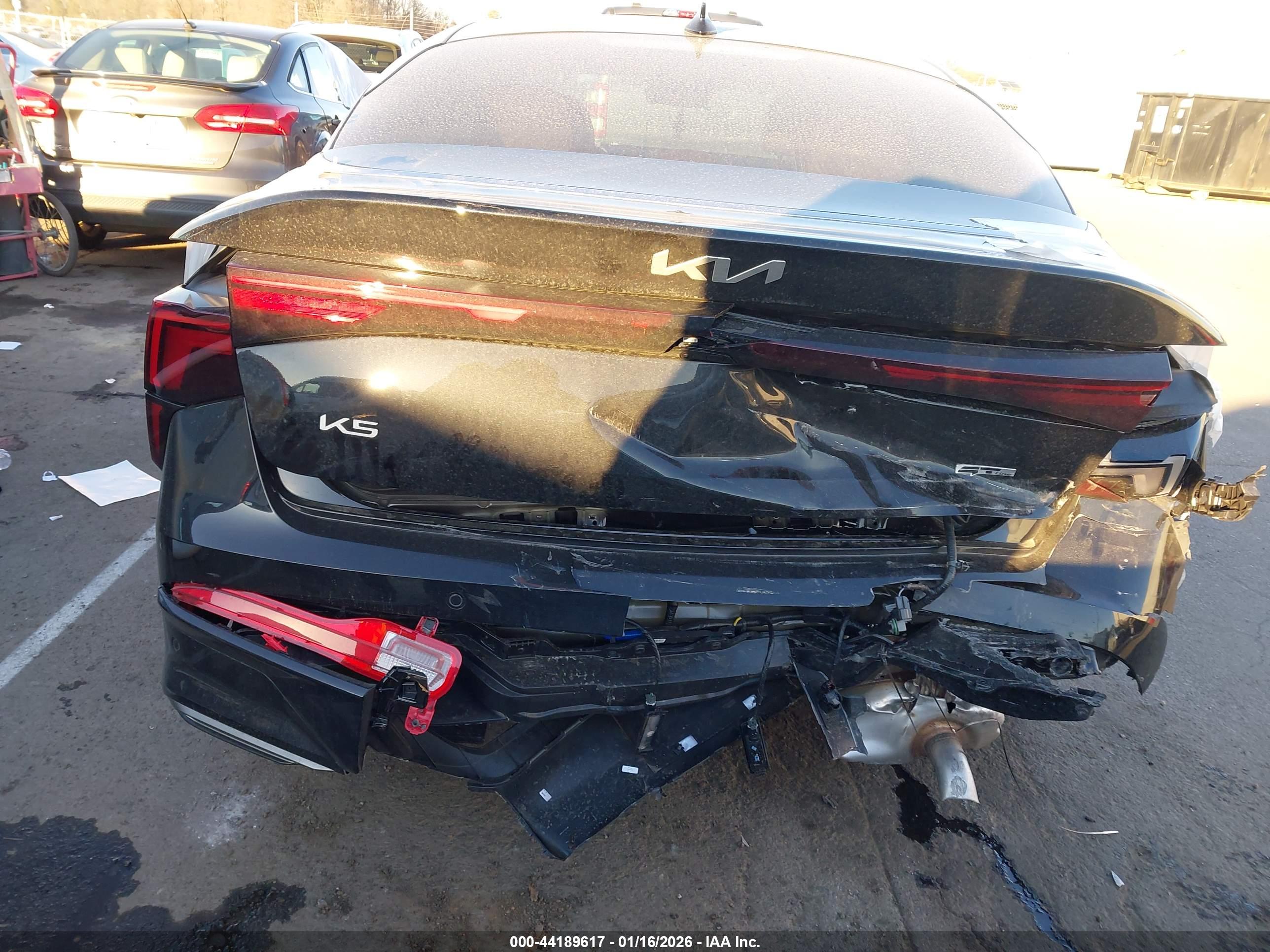 KIA K5 image 6