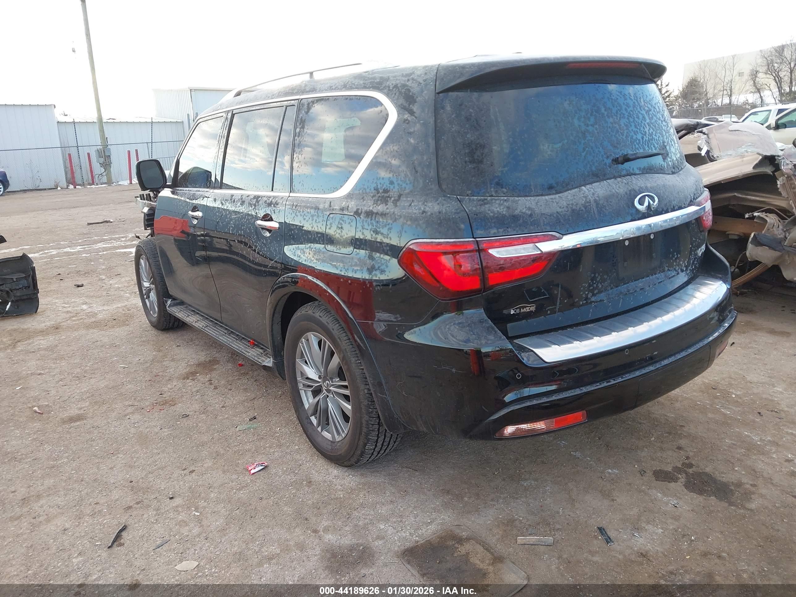 INFINITI QX80 image 3